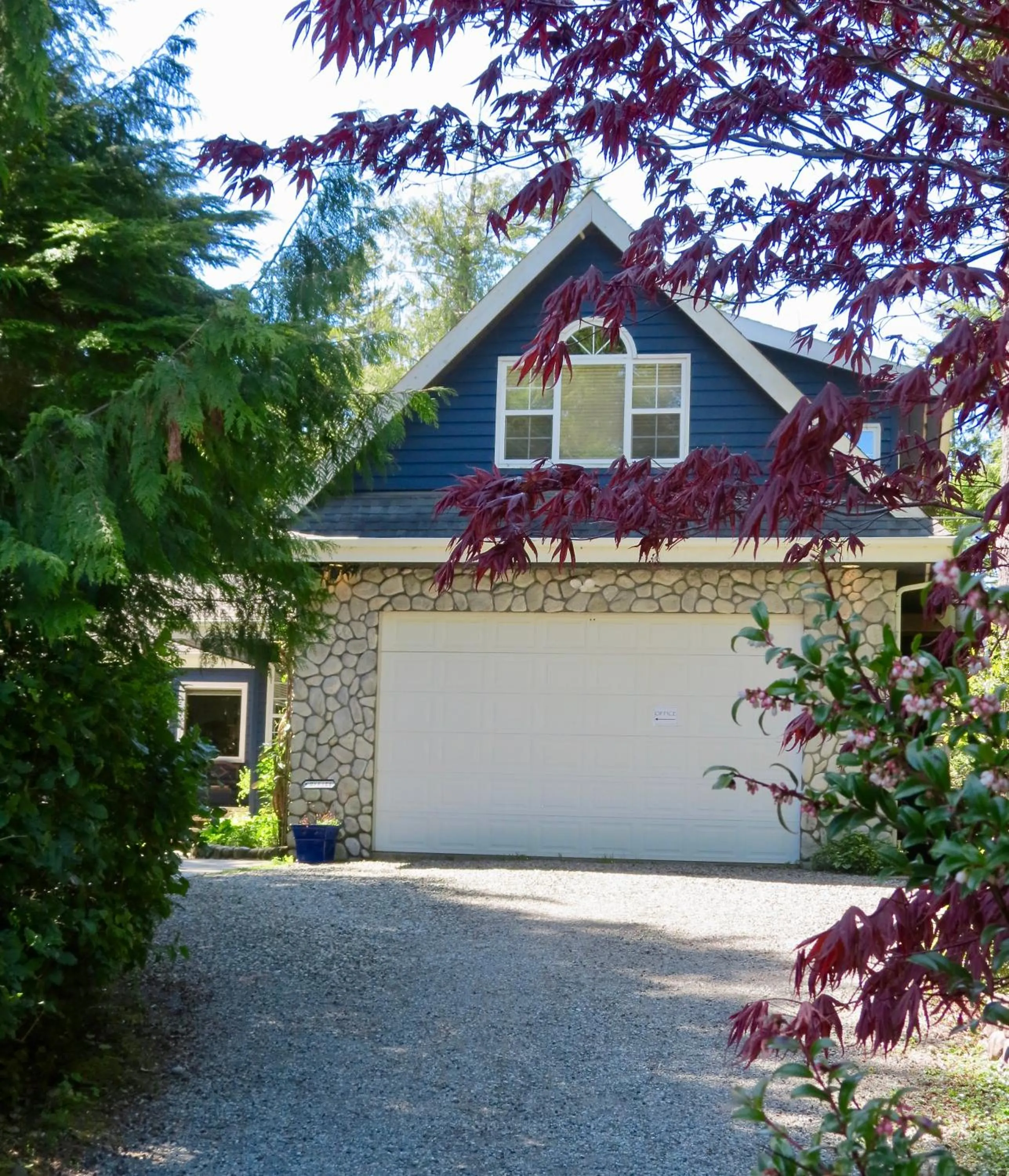 Property building in Cobble Wood and Bird Sanctuary Guest Houses
