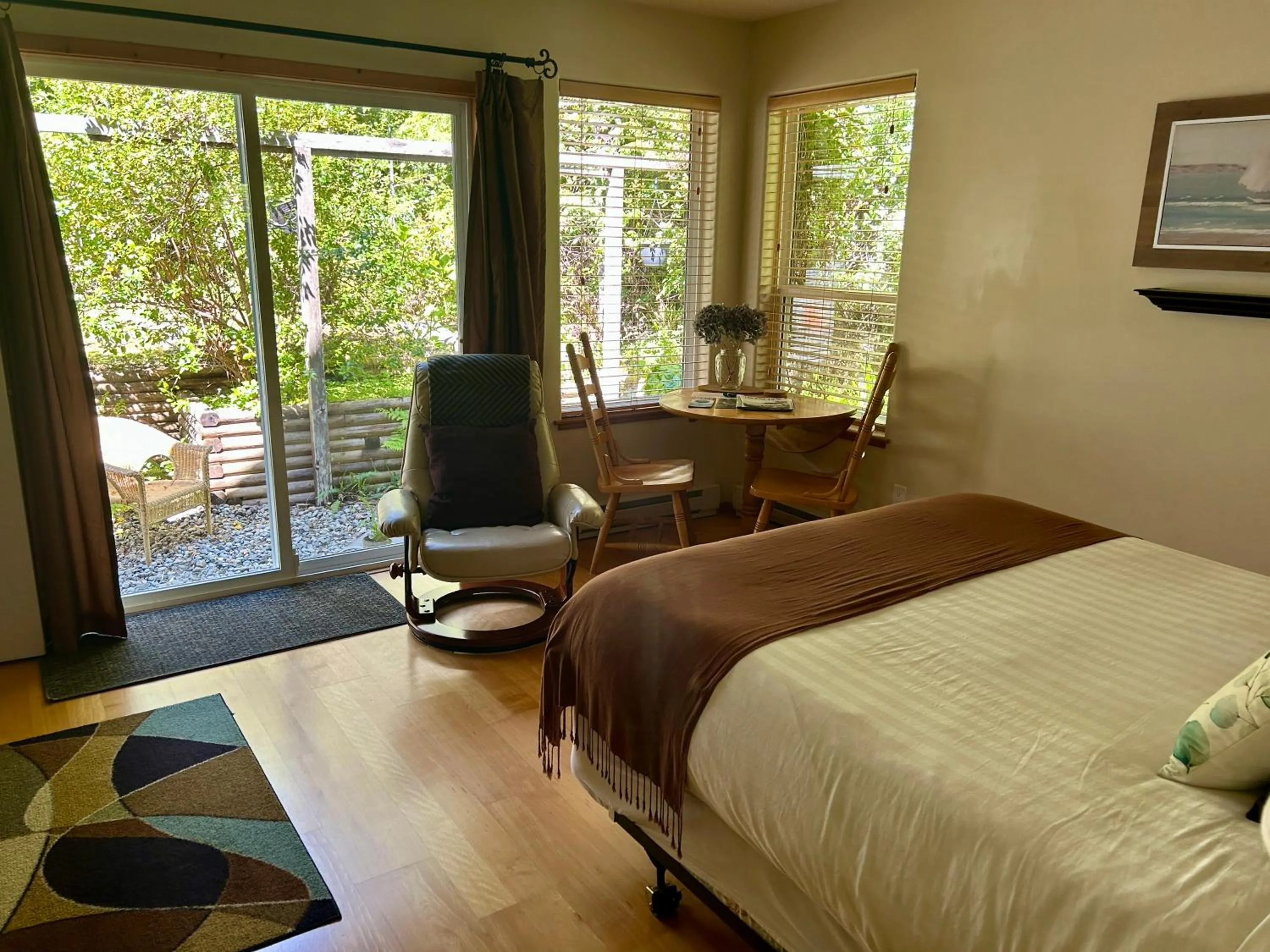 View (from property/room), Bed in Cobble Wood and Bird Sanctuary Guest Houses