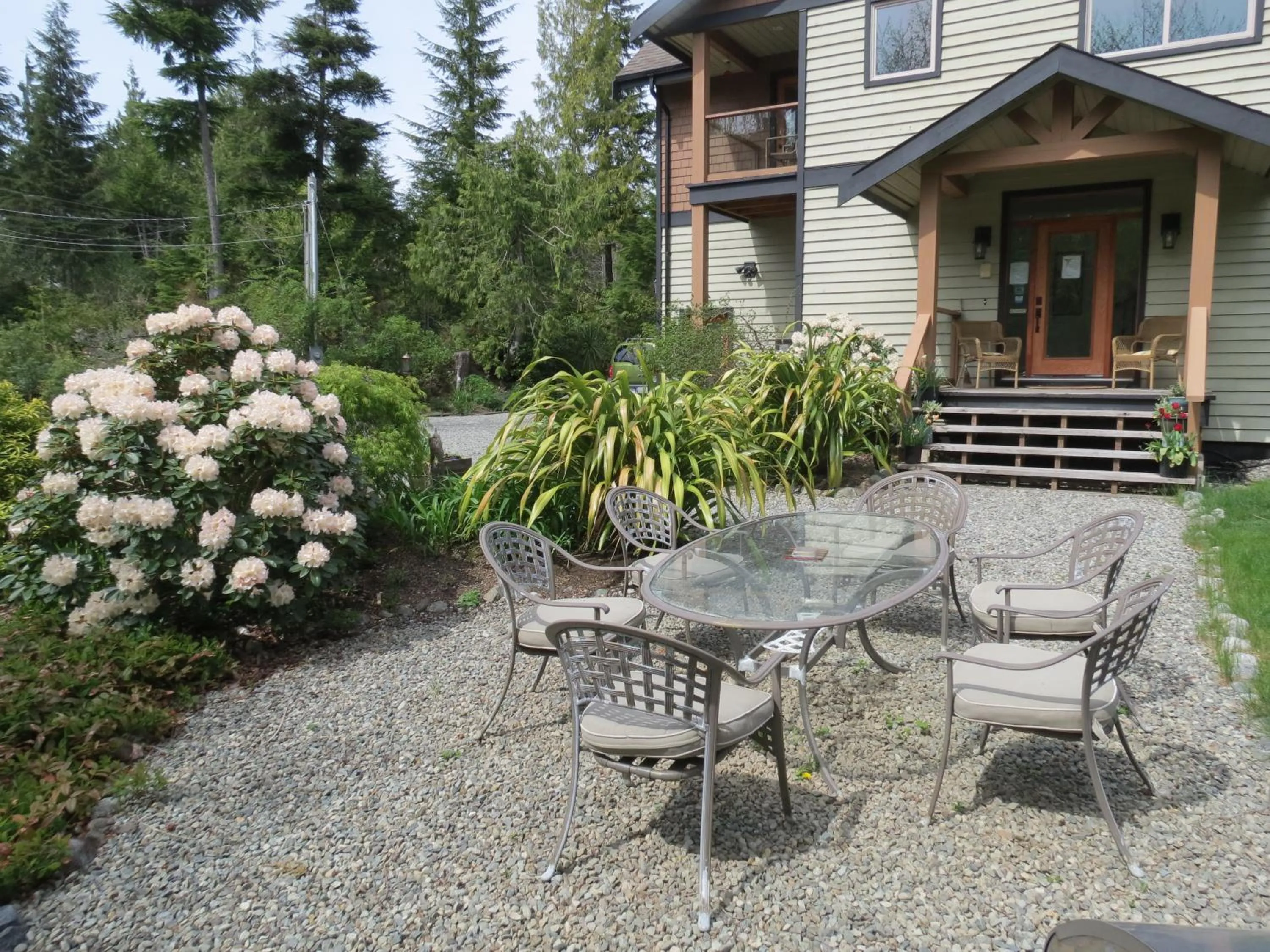 Garden in Cobble Wood and Bird Sanctuary Guest Houses