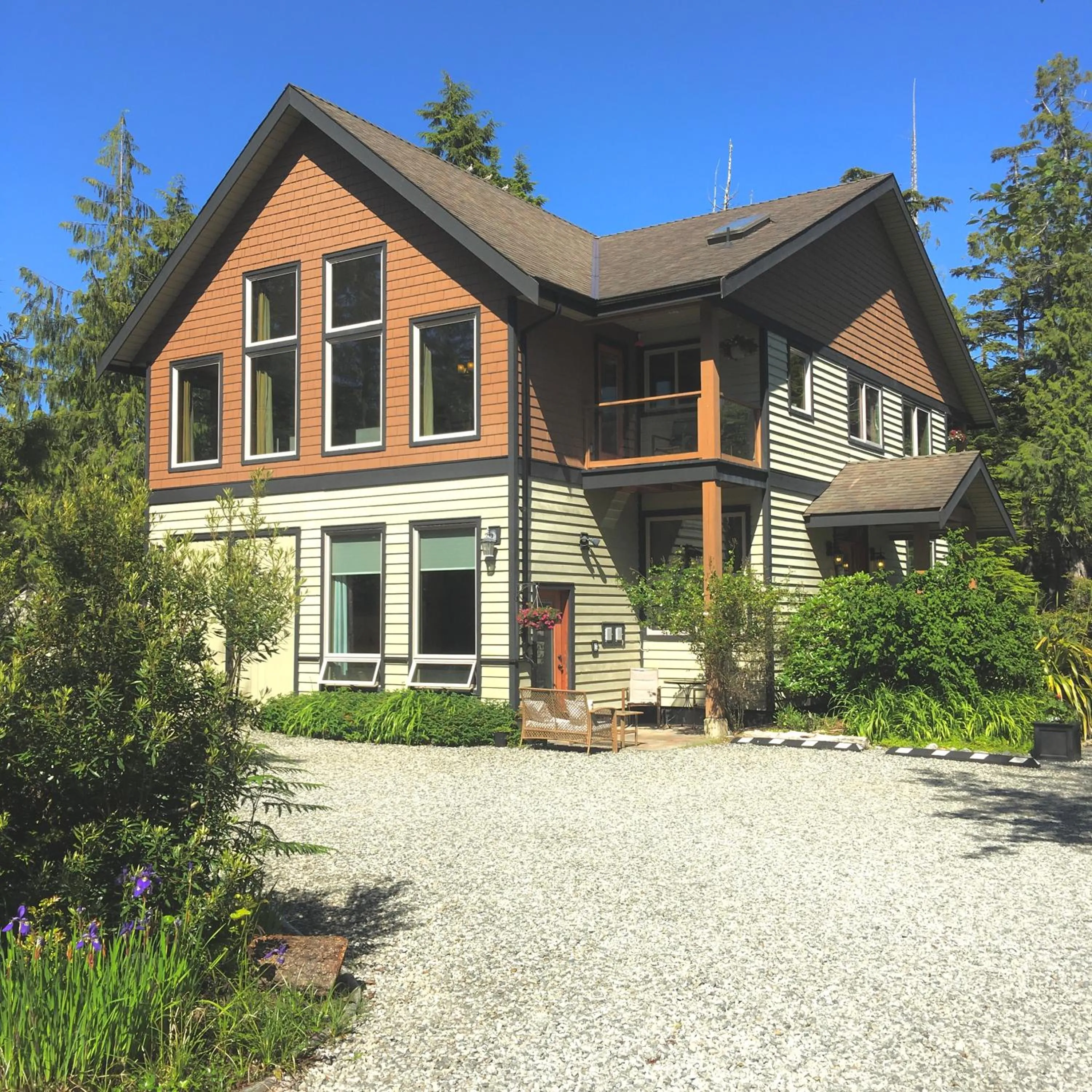 Property building in Cobble Wood and Bird Sanctuary Guest Houses