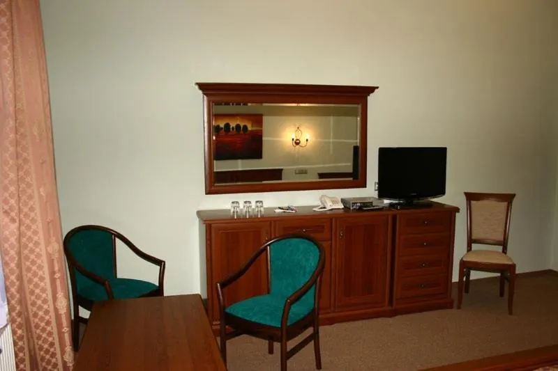 TV and multimedia in Zlaty Lev