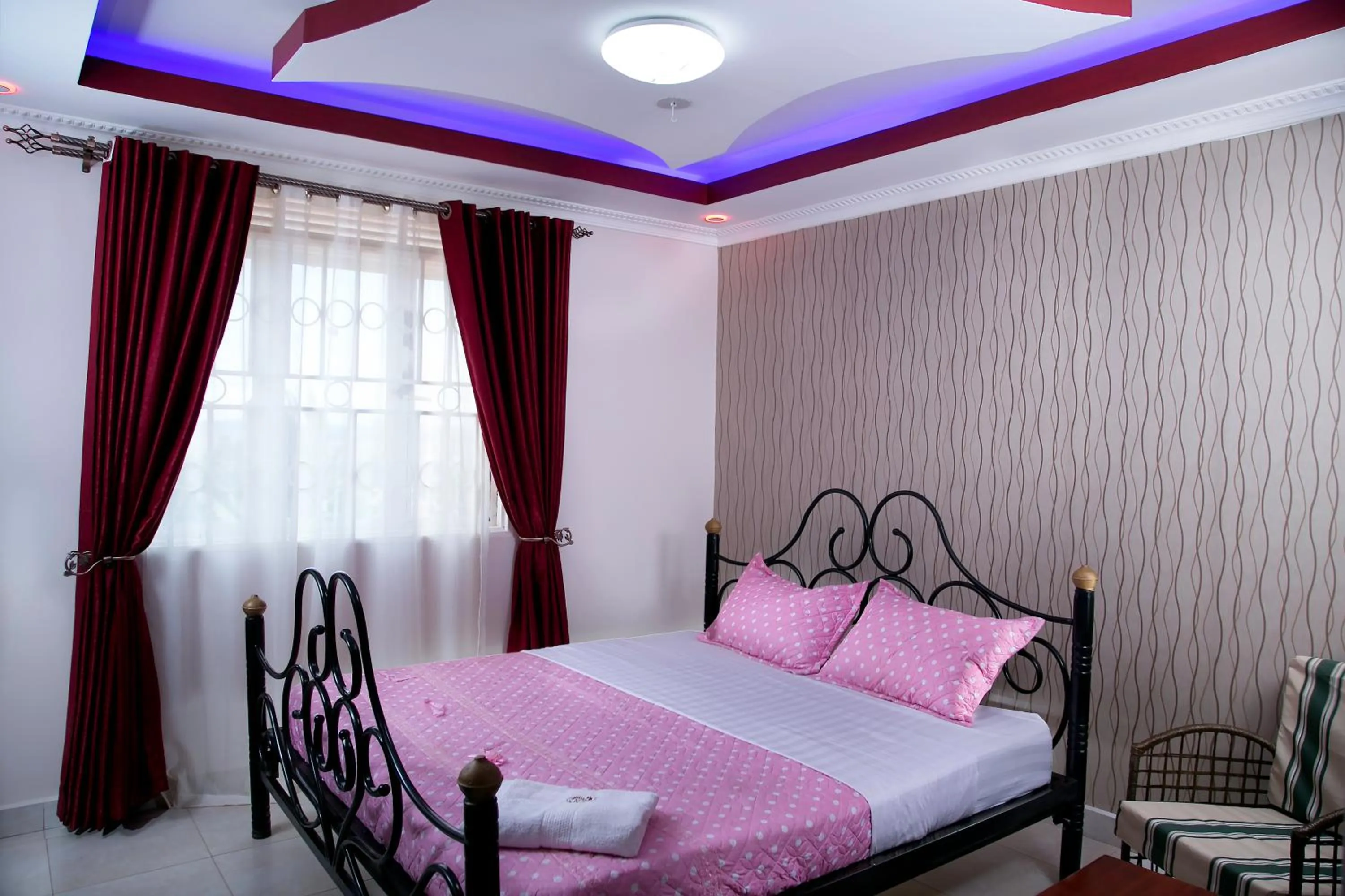 Bed in Red Sox Hotel Ltd