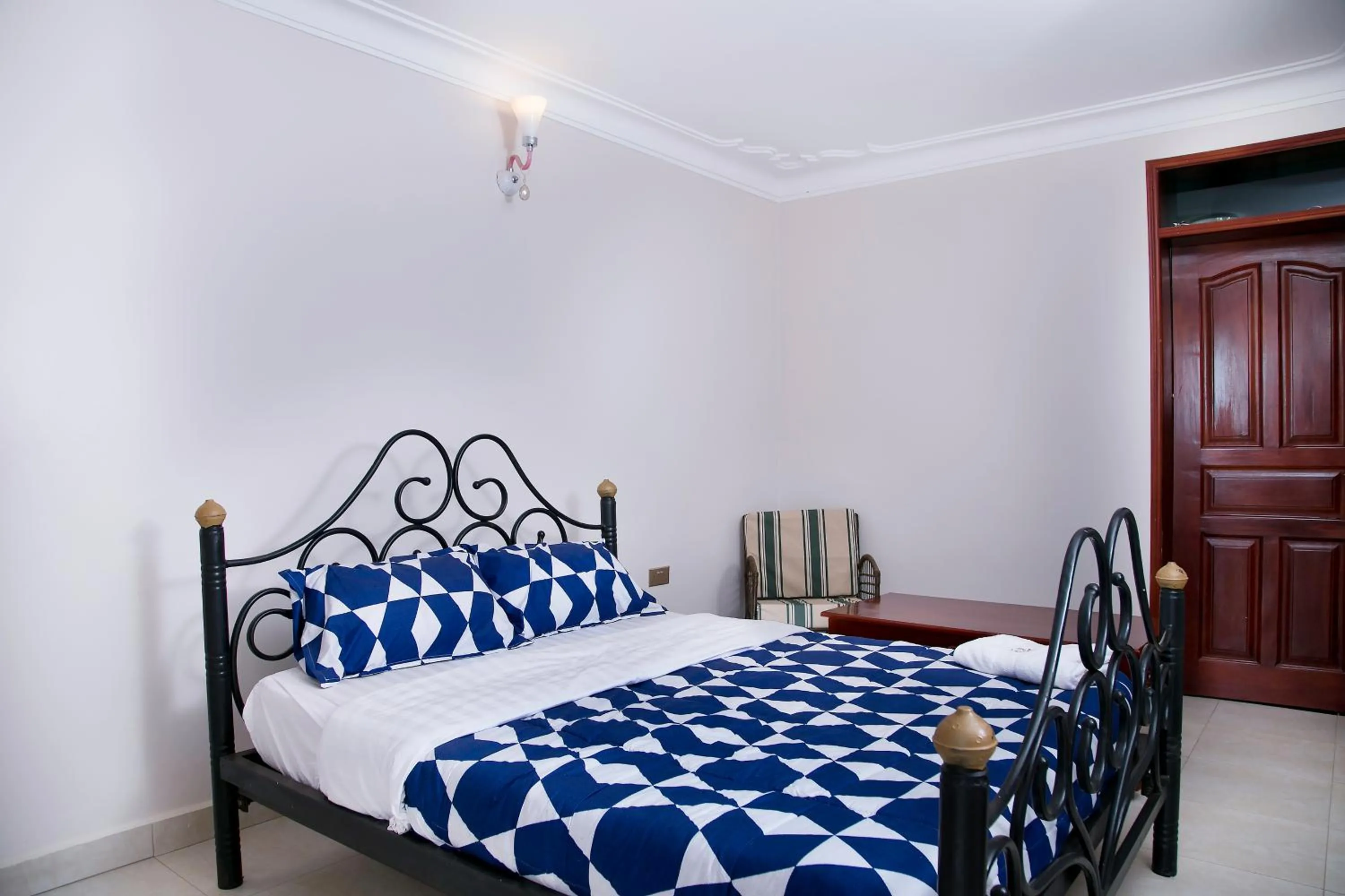 Bed in Red Sox Hotel Ltd