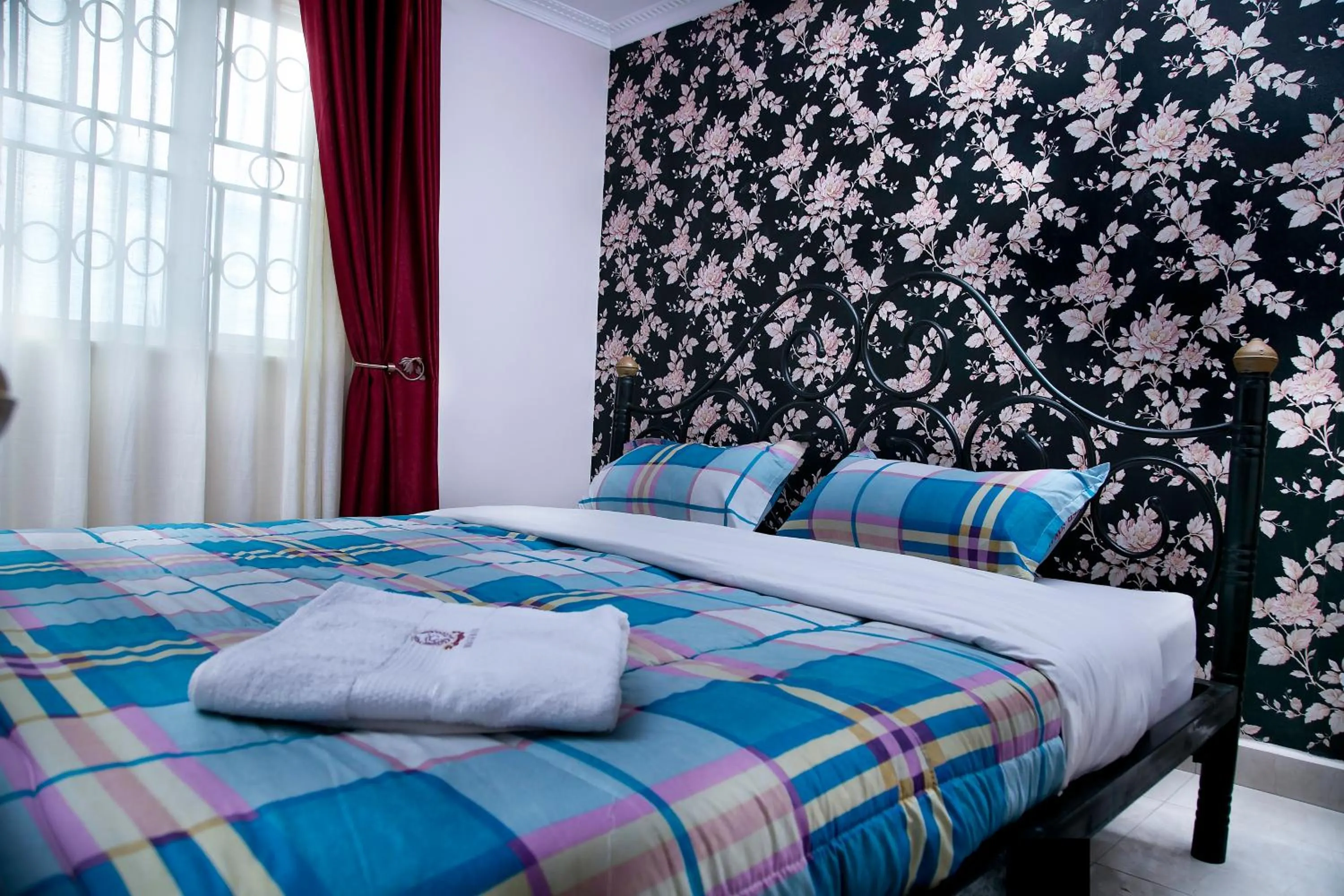 Bed in Red Sox Hotel Ltd