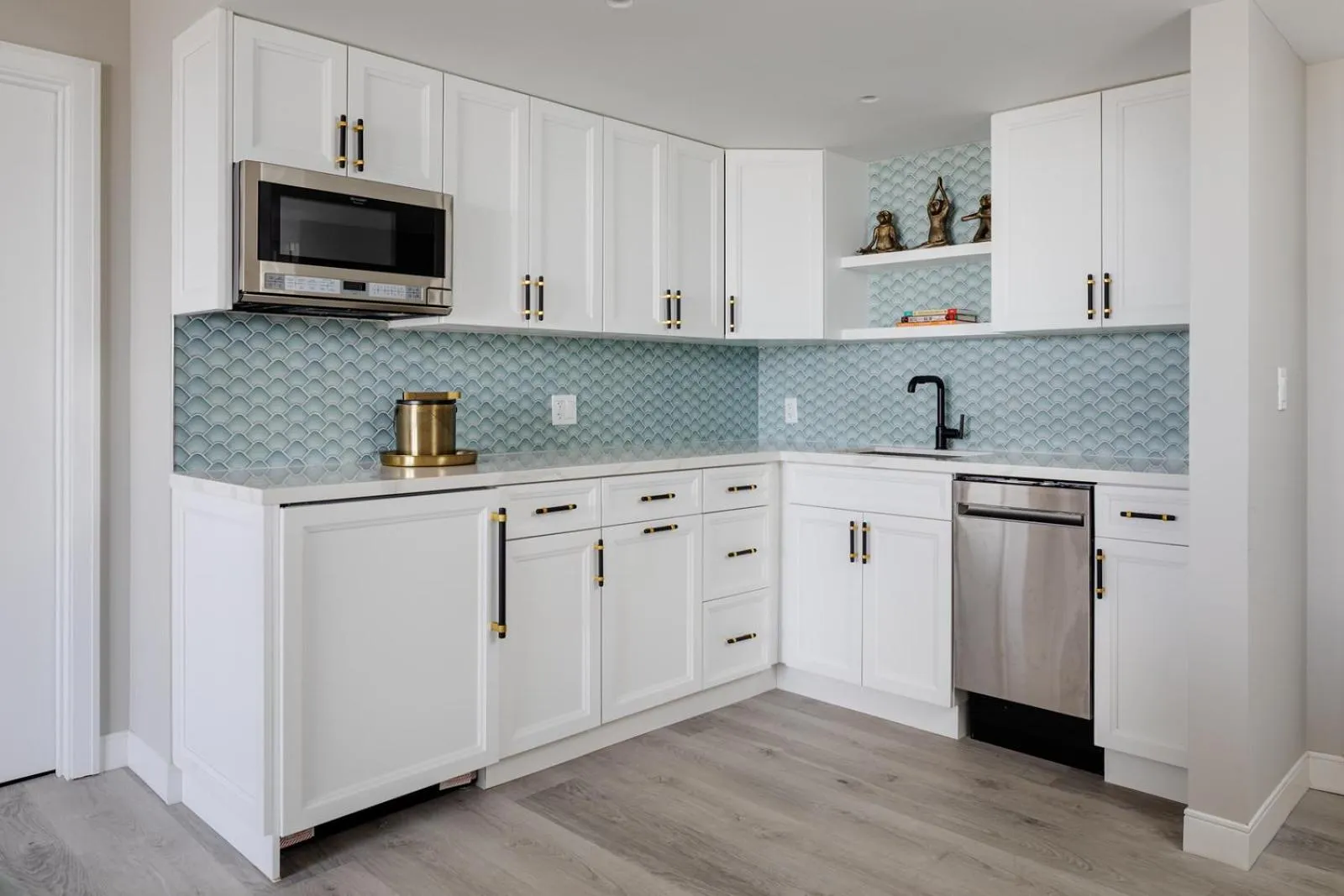 Cirque St Armands Beachside