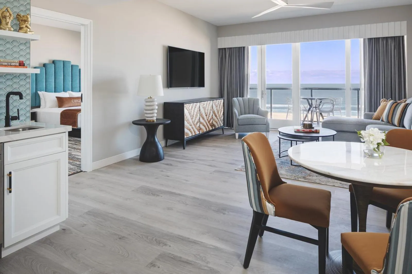 Cirque St Armands Beachside