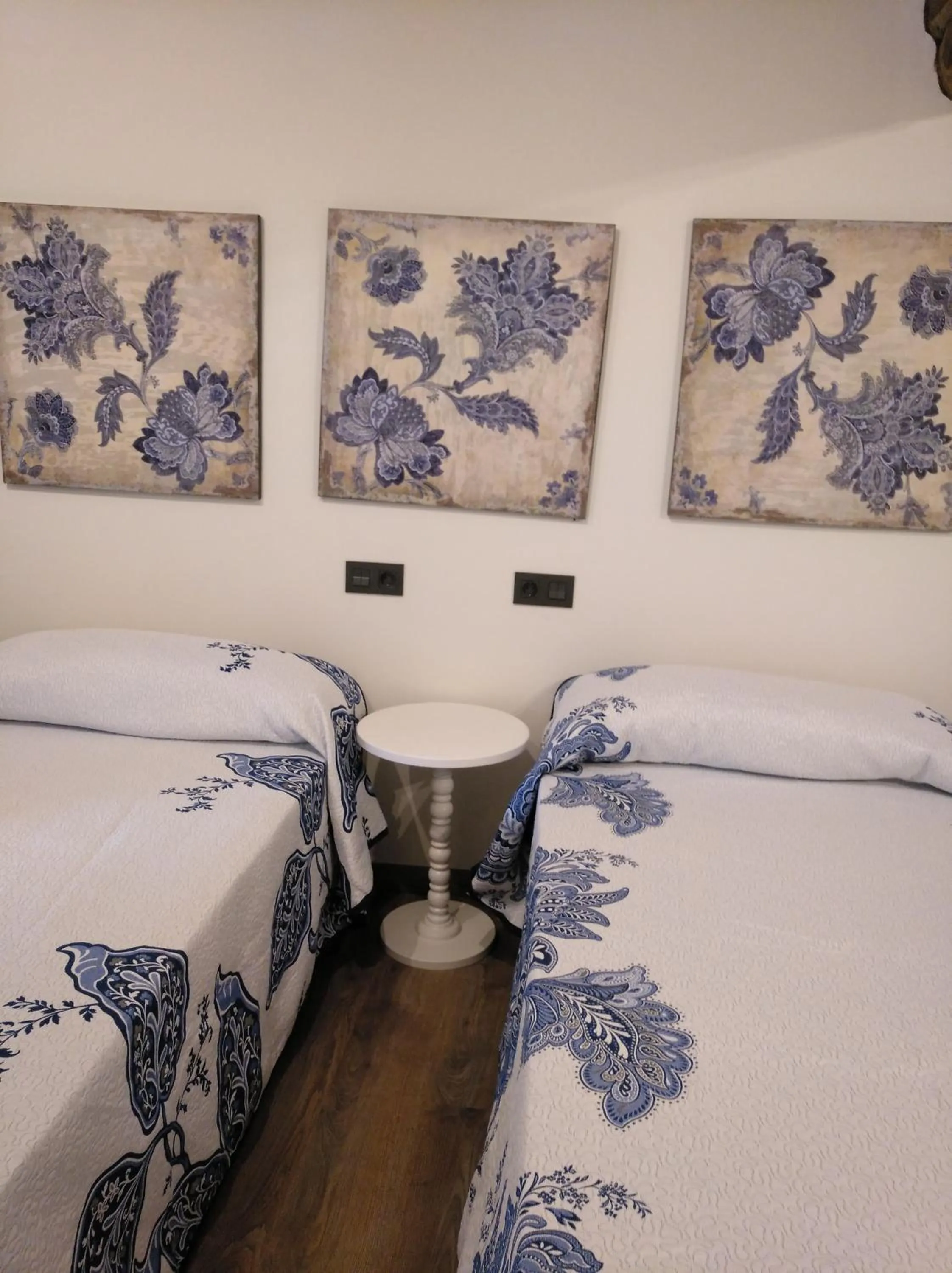 Photo of the whole room, Bed in Hotel La Huella Del Camino