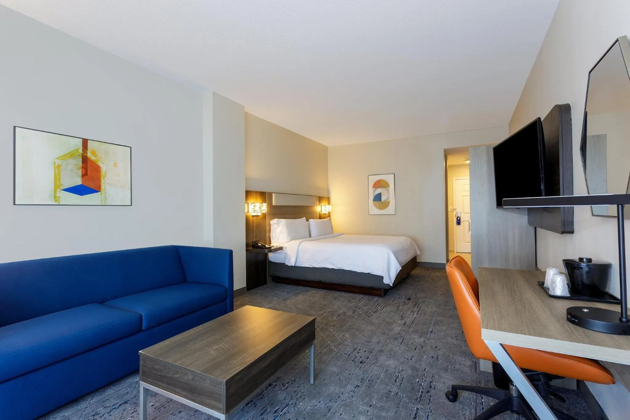 Photo of the whole room, Bed in Holiday Inn Express Tampa North Telecom Park by IHG