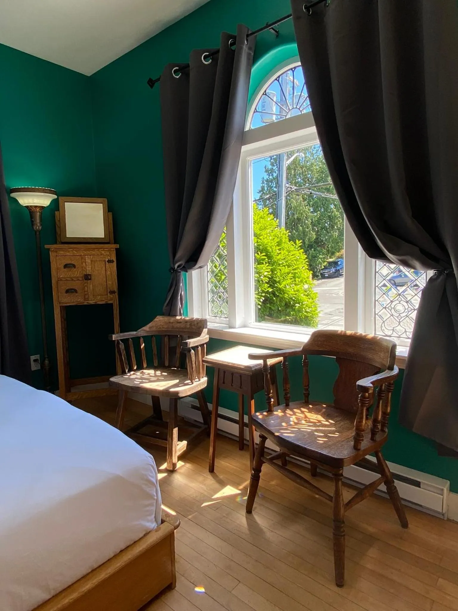 Bed in The Inn at Tough City