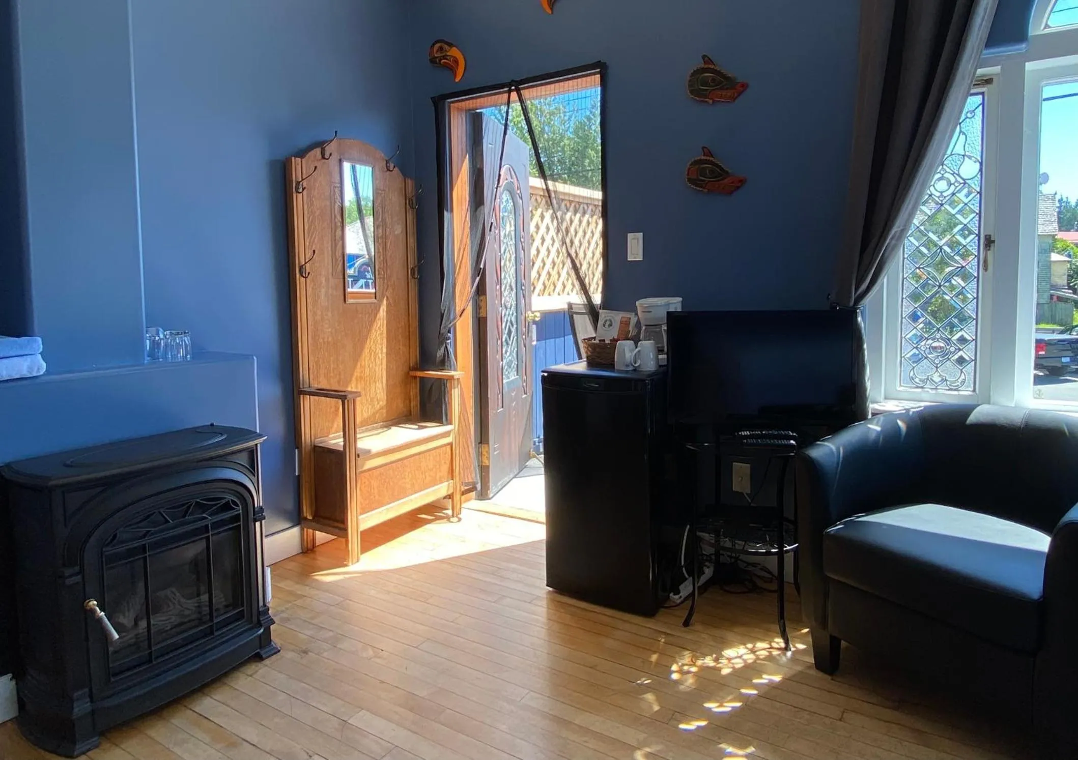 Seating area in The Inn at Tough City