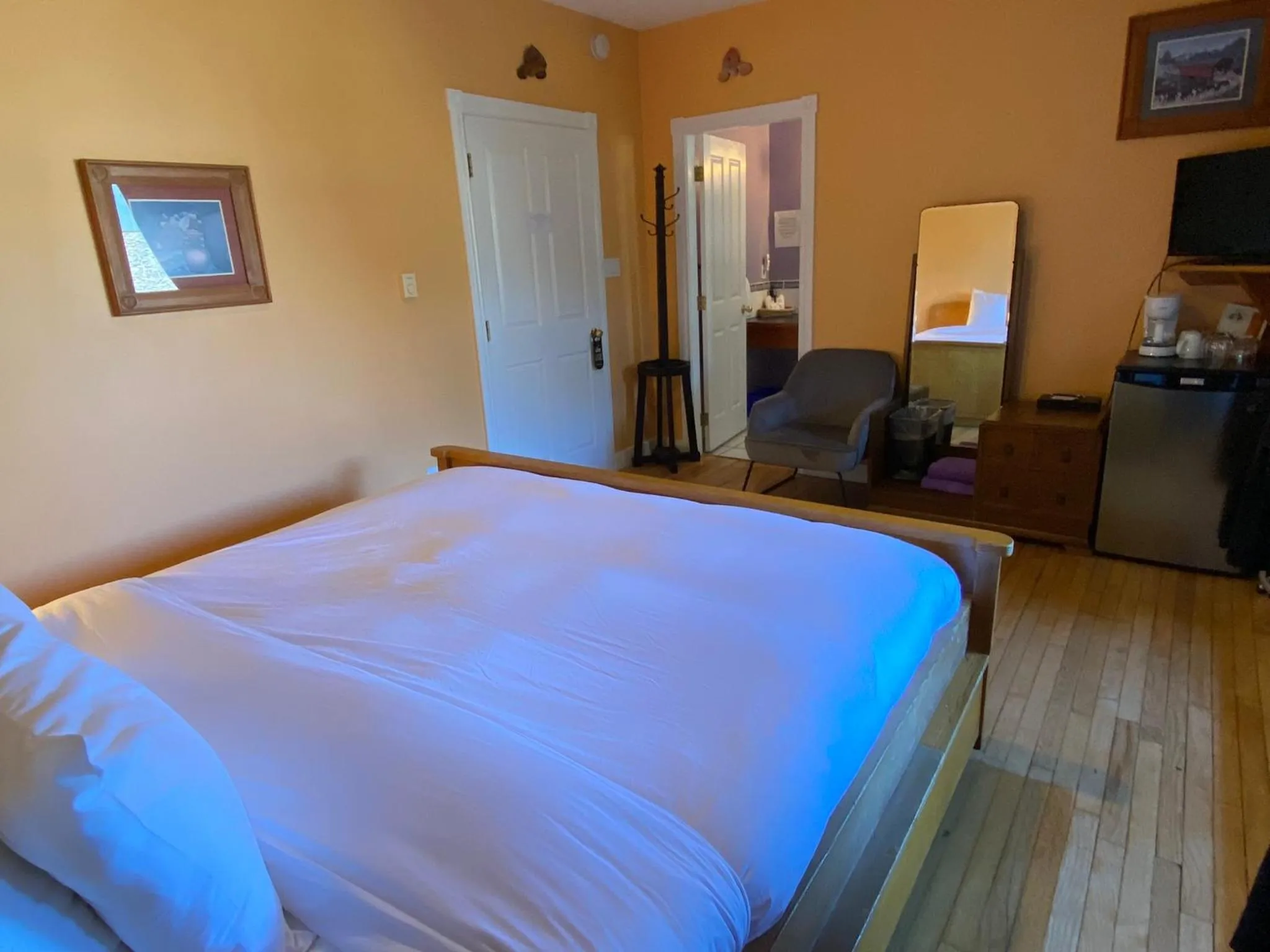 Bed in The Inn at Tough City