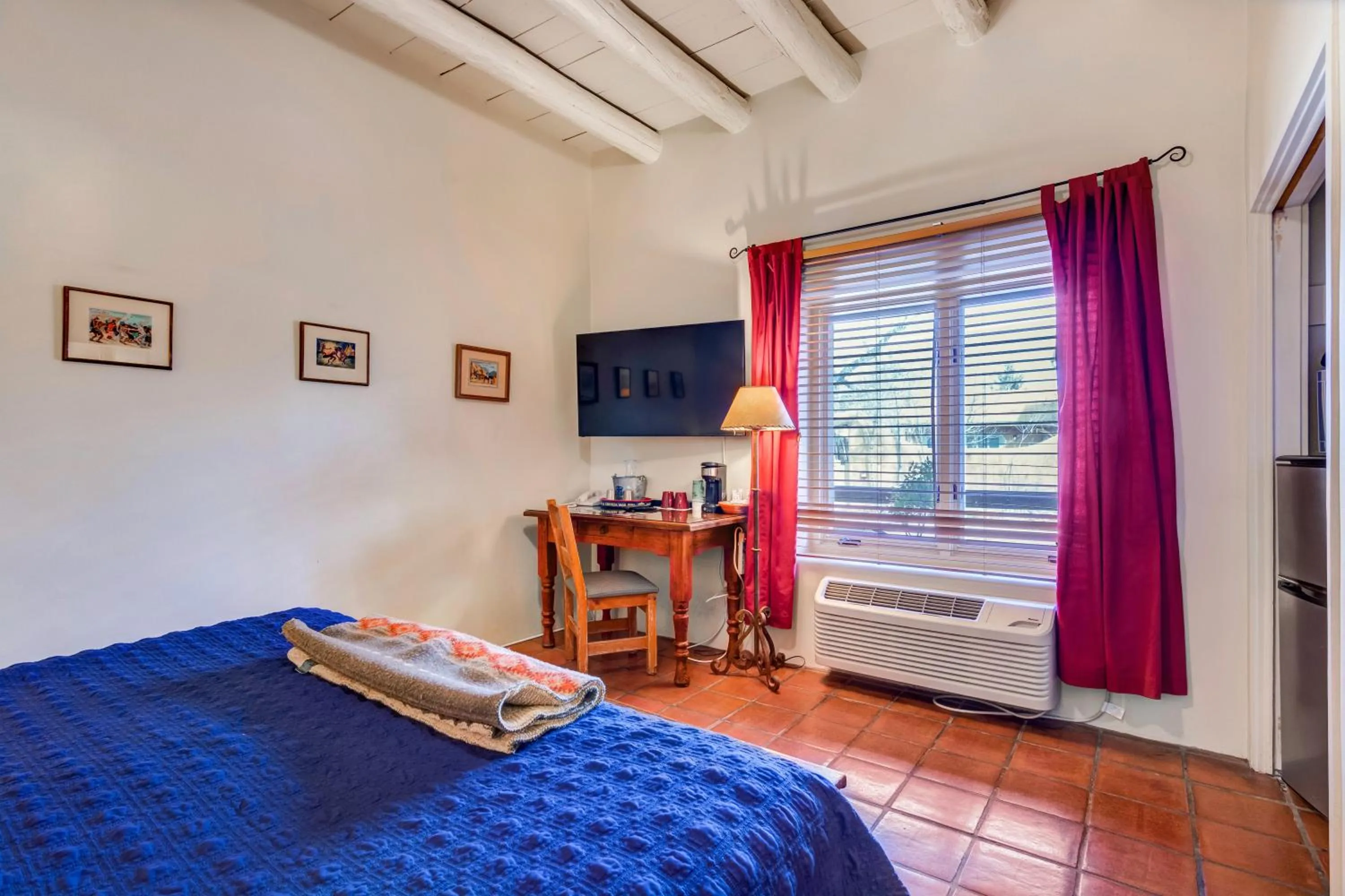 Bedroom, Bed in Santa Fe Motel & Inn