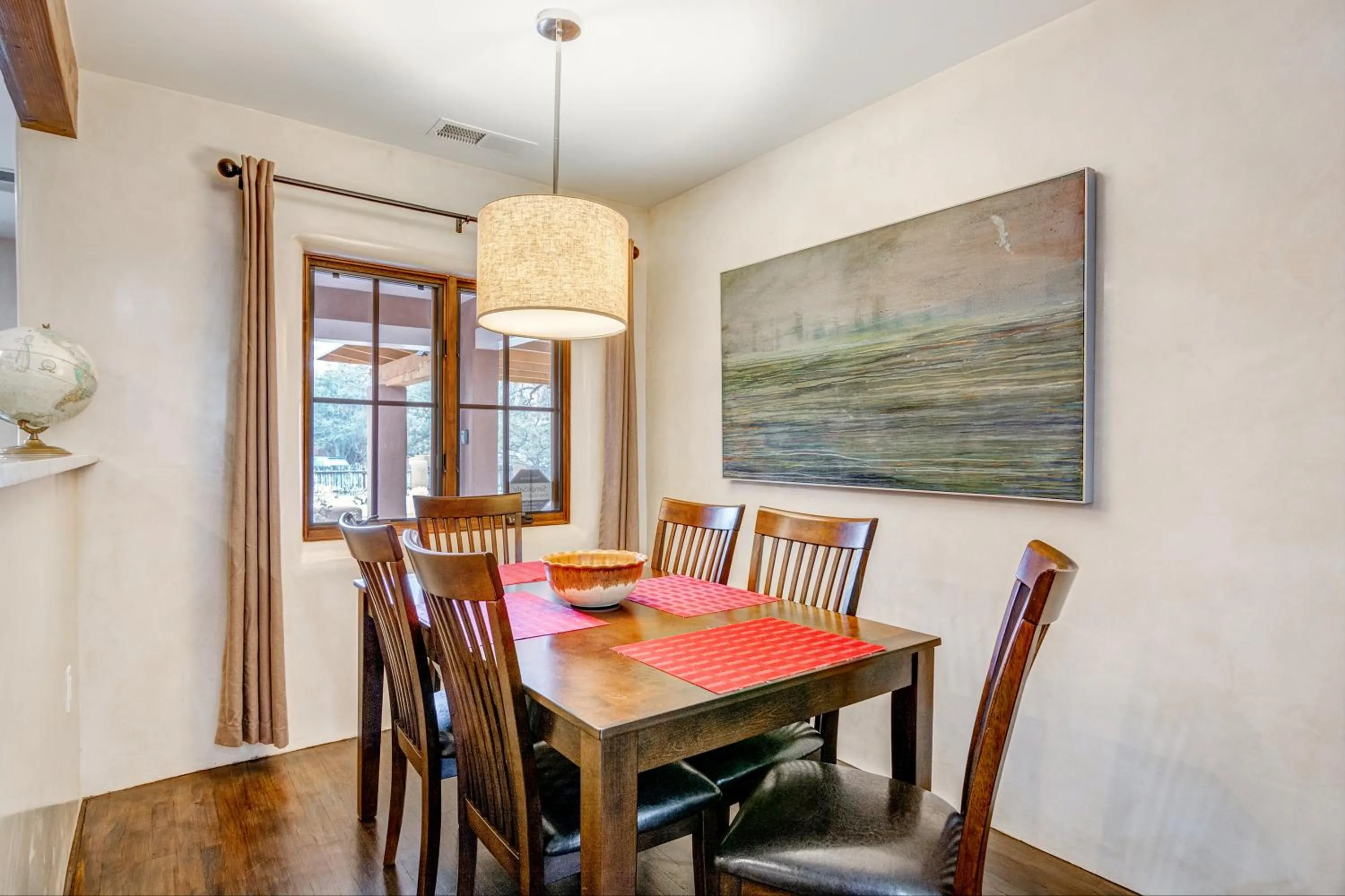 Dining area in Santa Fe Motel & Inn