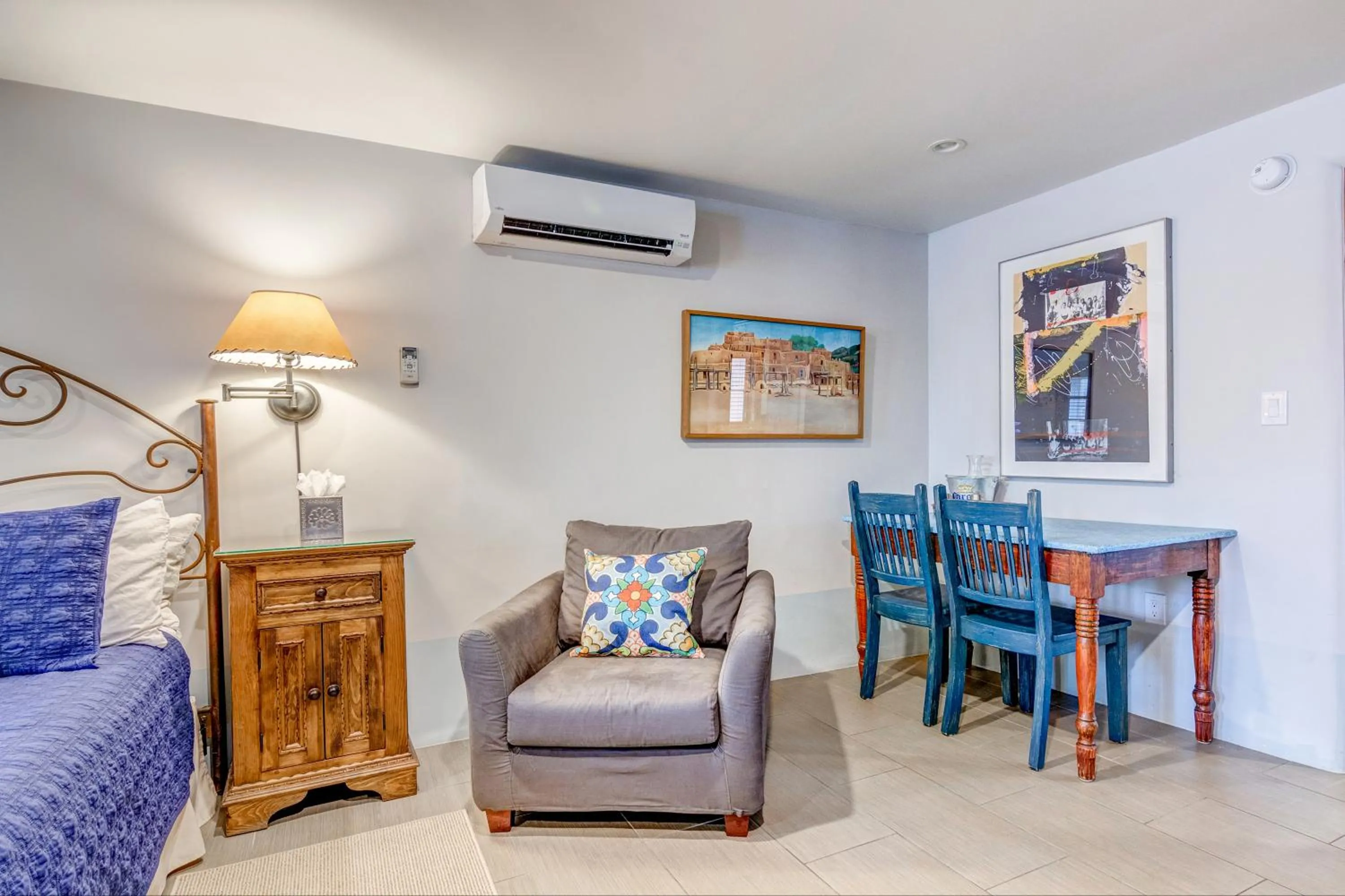 Dining area in Santa Fe Motel & Inn