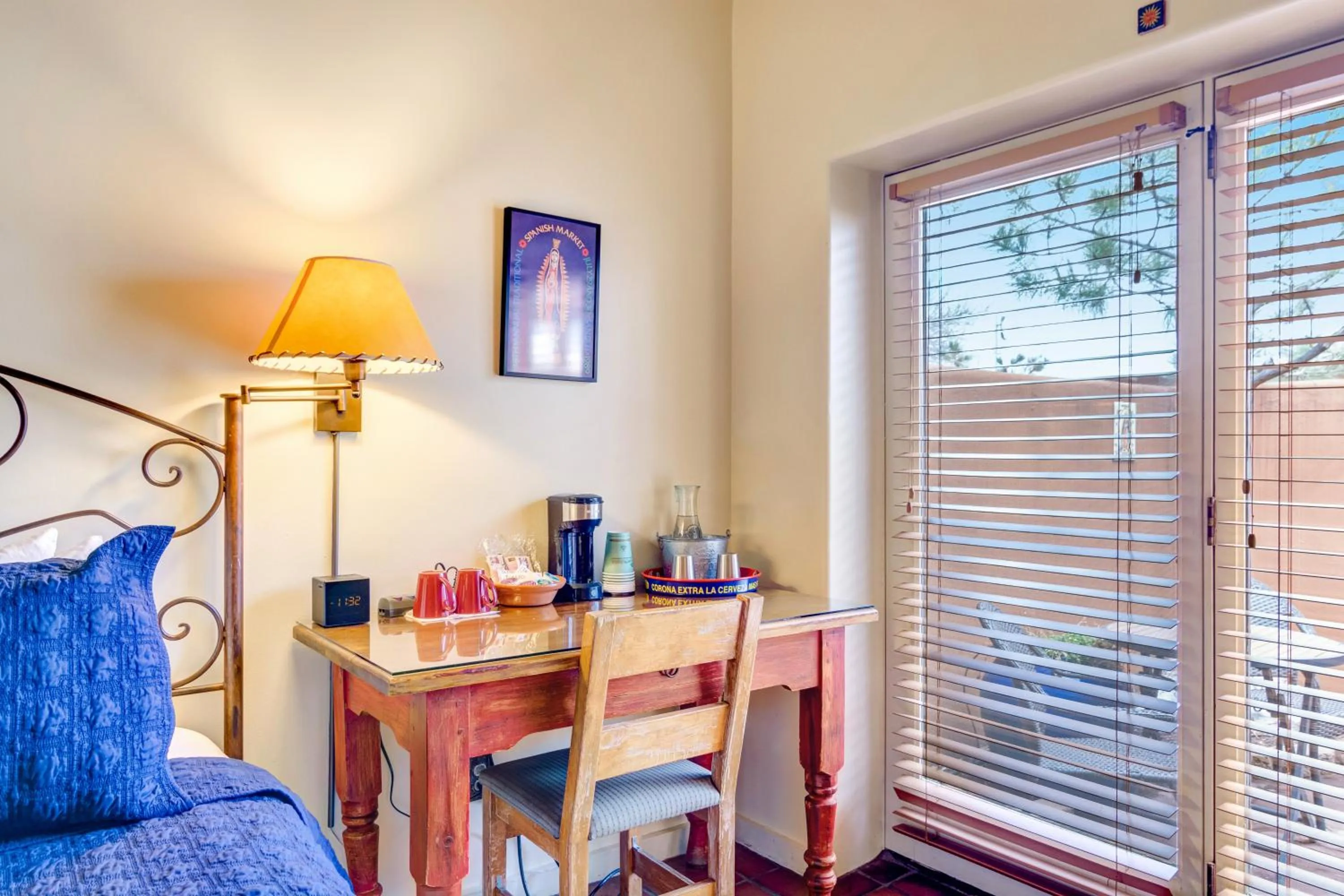 Seating area in Santa Fe Motel & Inn
