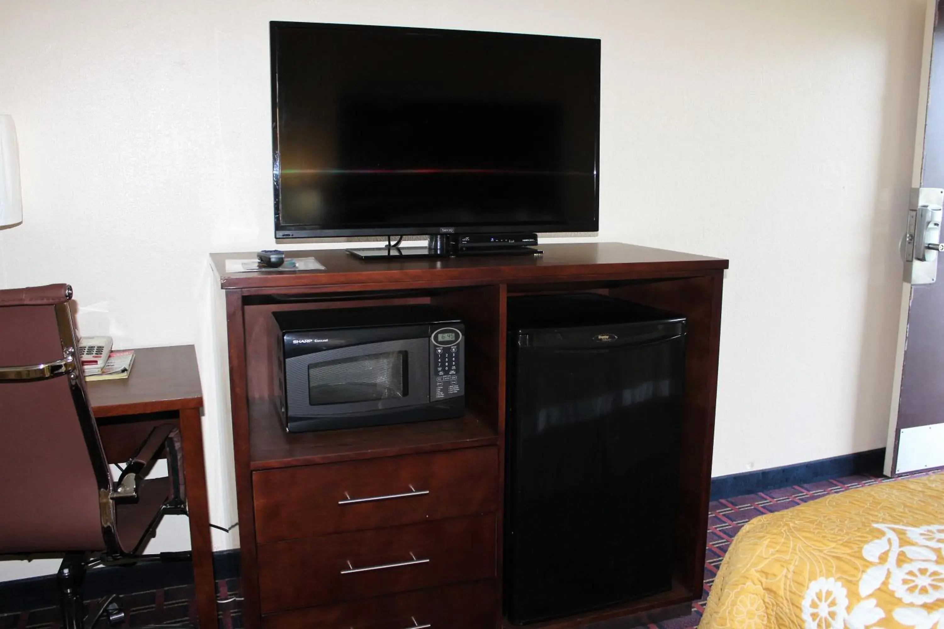 King Room - Non-Smoking in Bluegrass Inn King Room - Non-Smoking in Bluegrass Inn