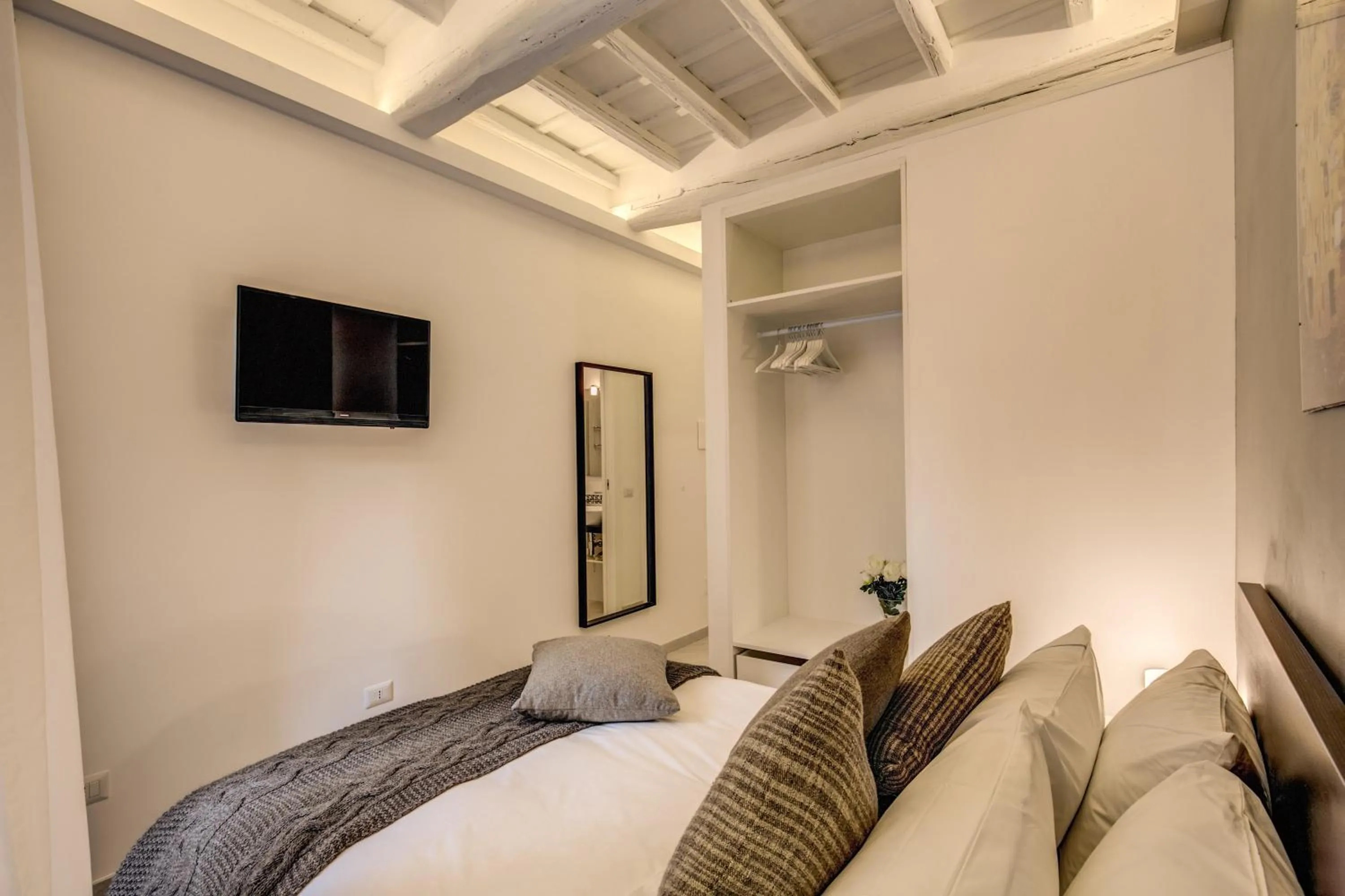 Photo of the whole room, Bed in Dimore Costaguti