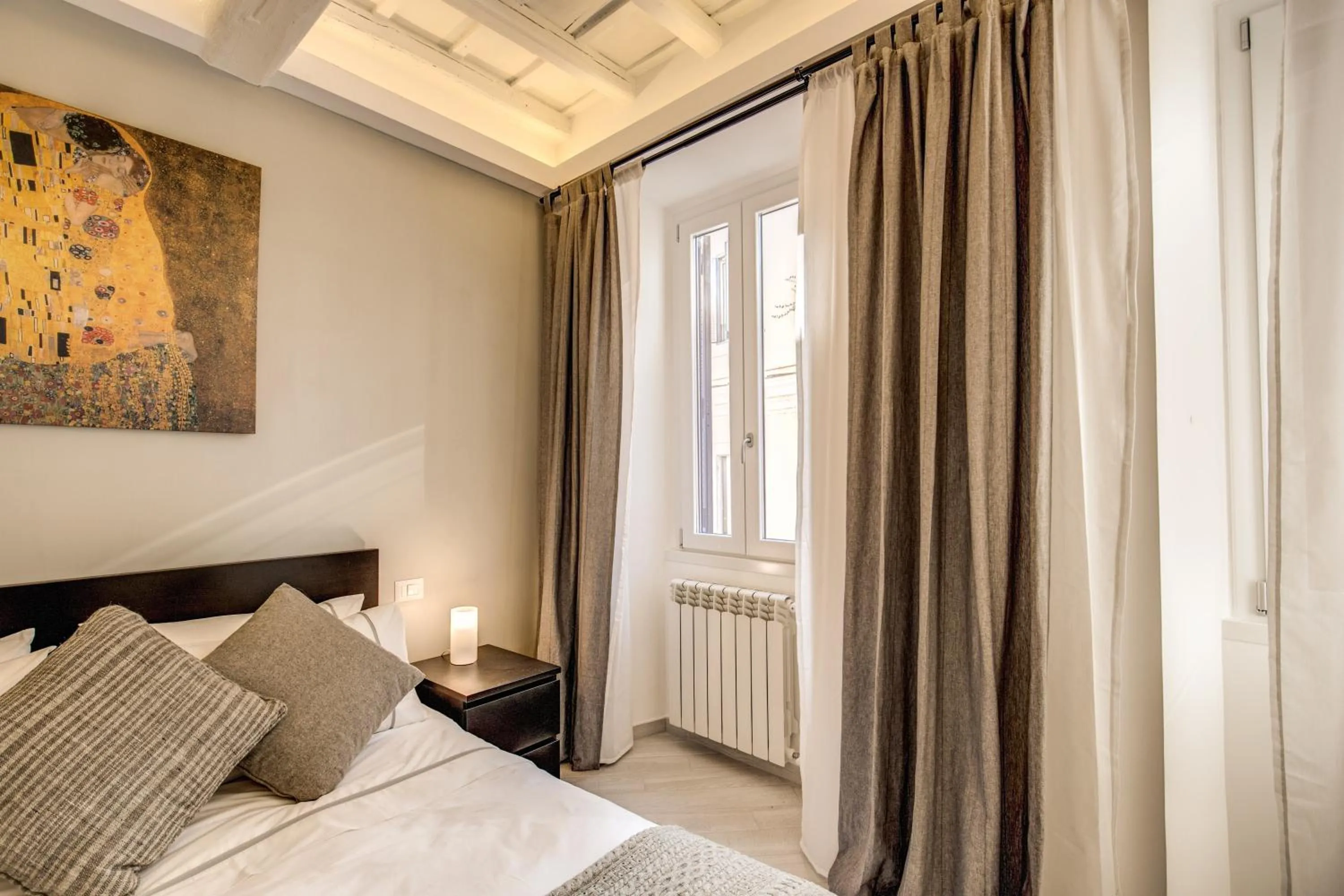 Photo of the whole room, Bed in Dimore Costaguti