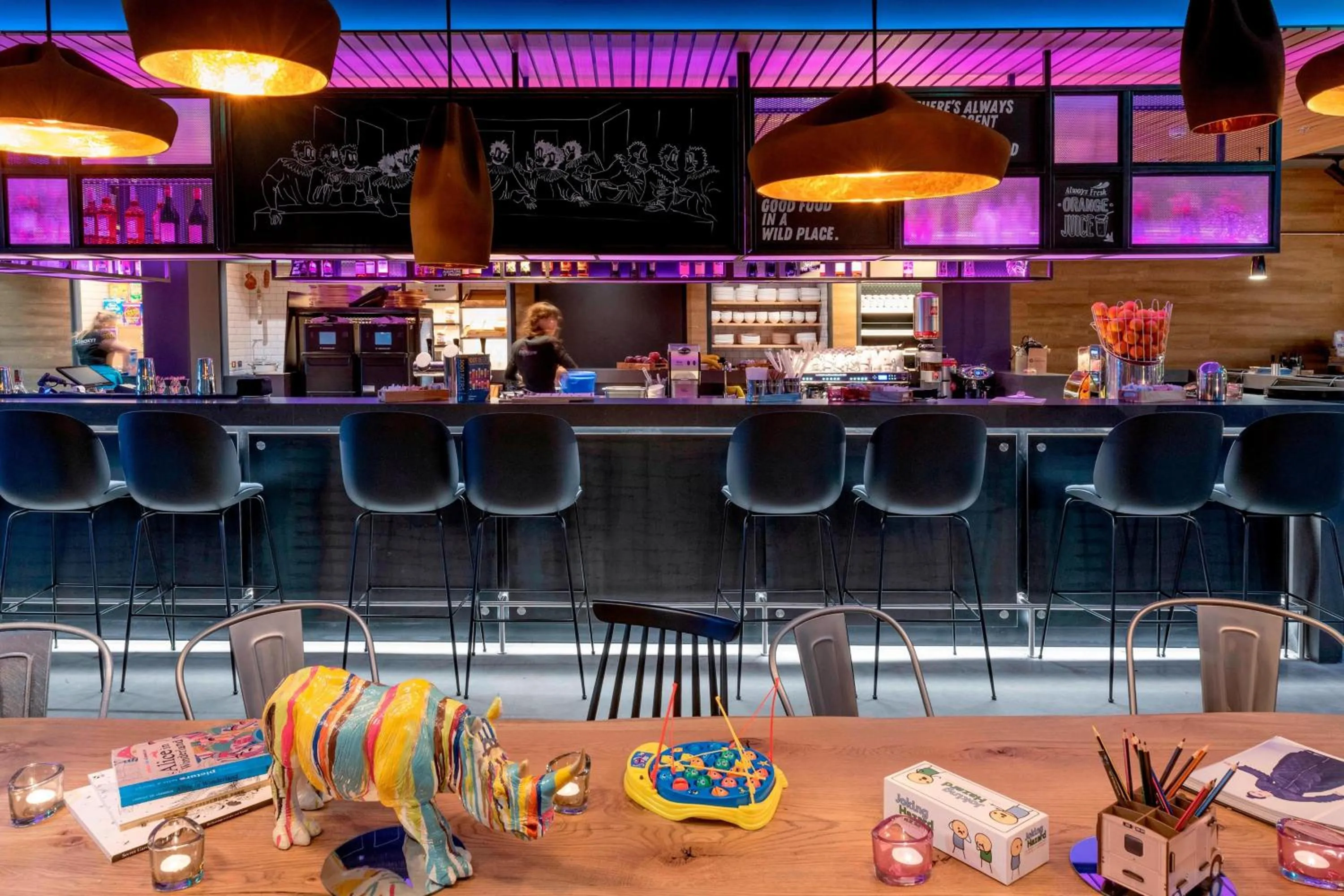 Lounge or bar in Moxy Milan Linate Airport