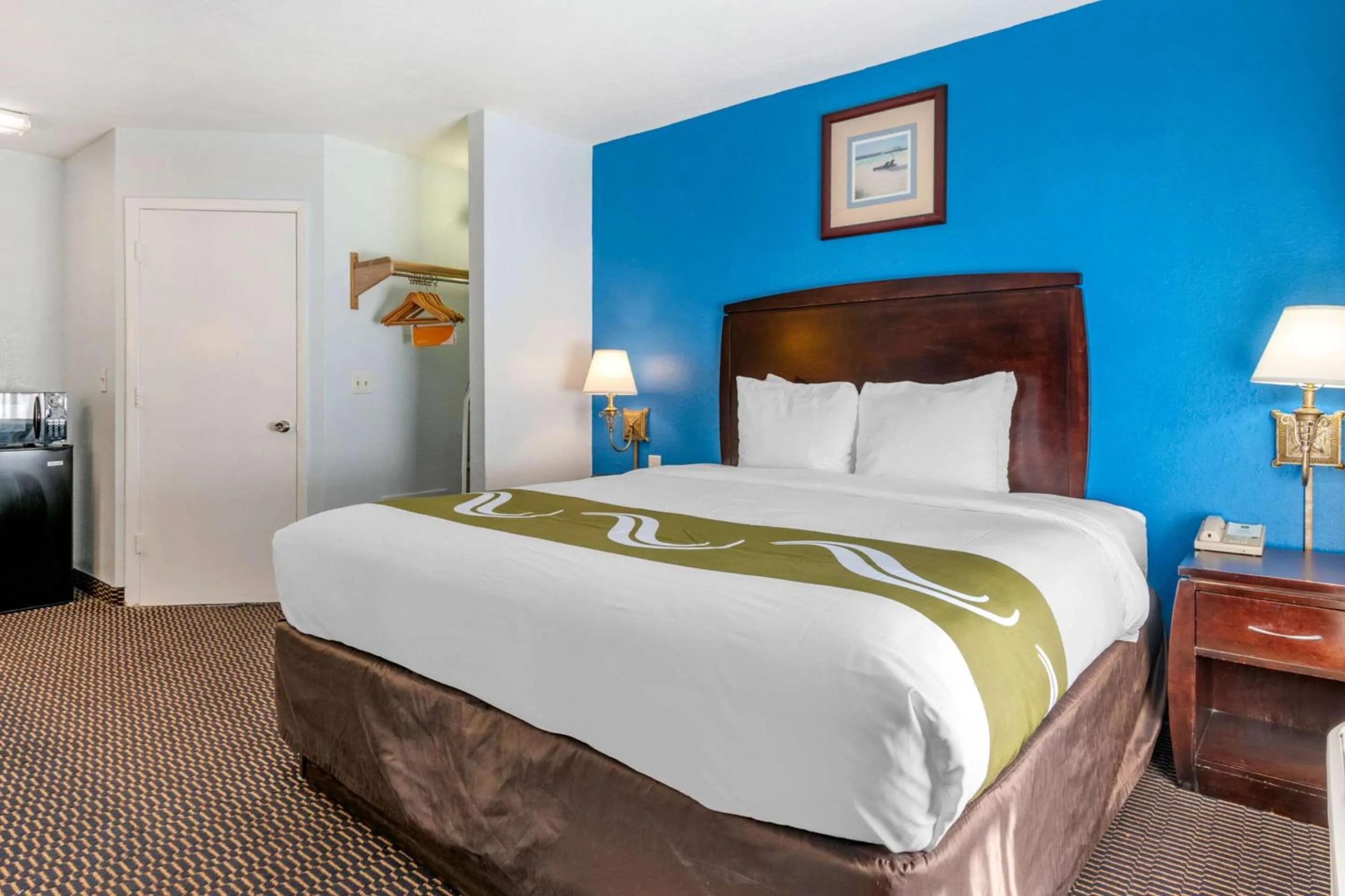 Bedroom, Bed in Quality Inn Sarasota North Near Lido Key Beach