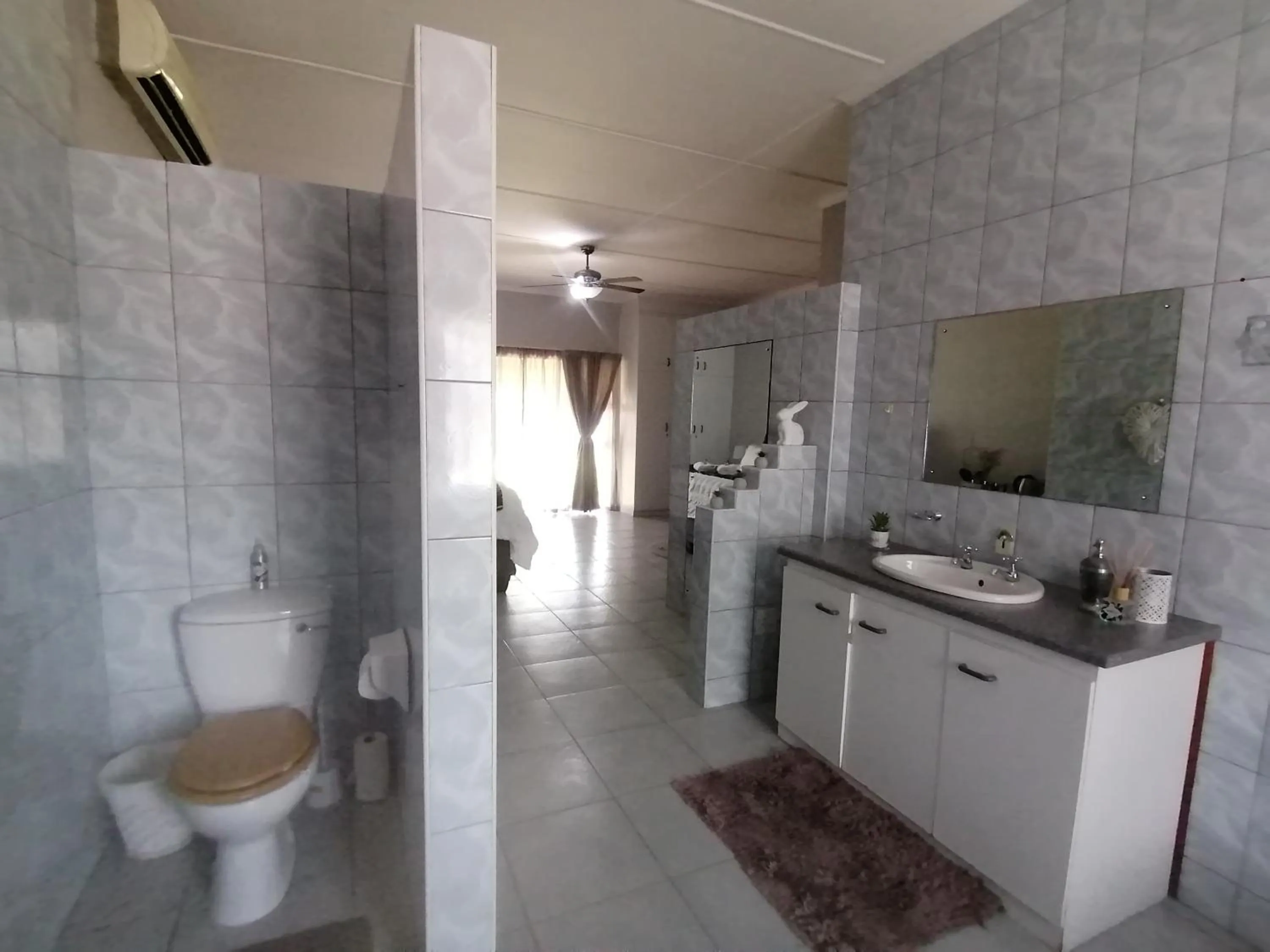 Toilet in Oppi Draai Guesthouse