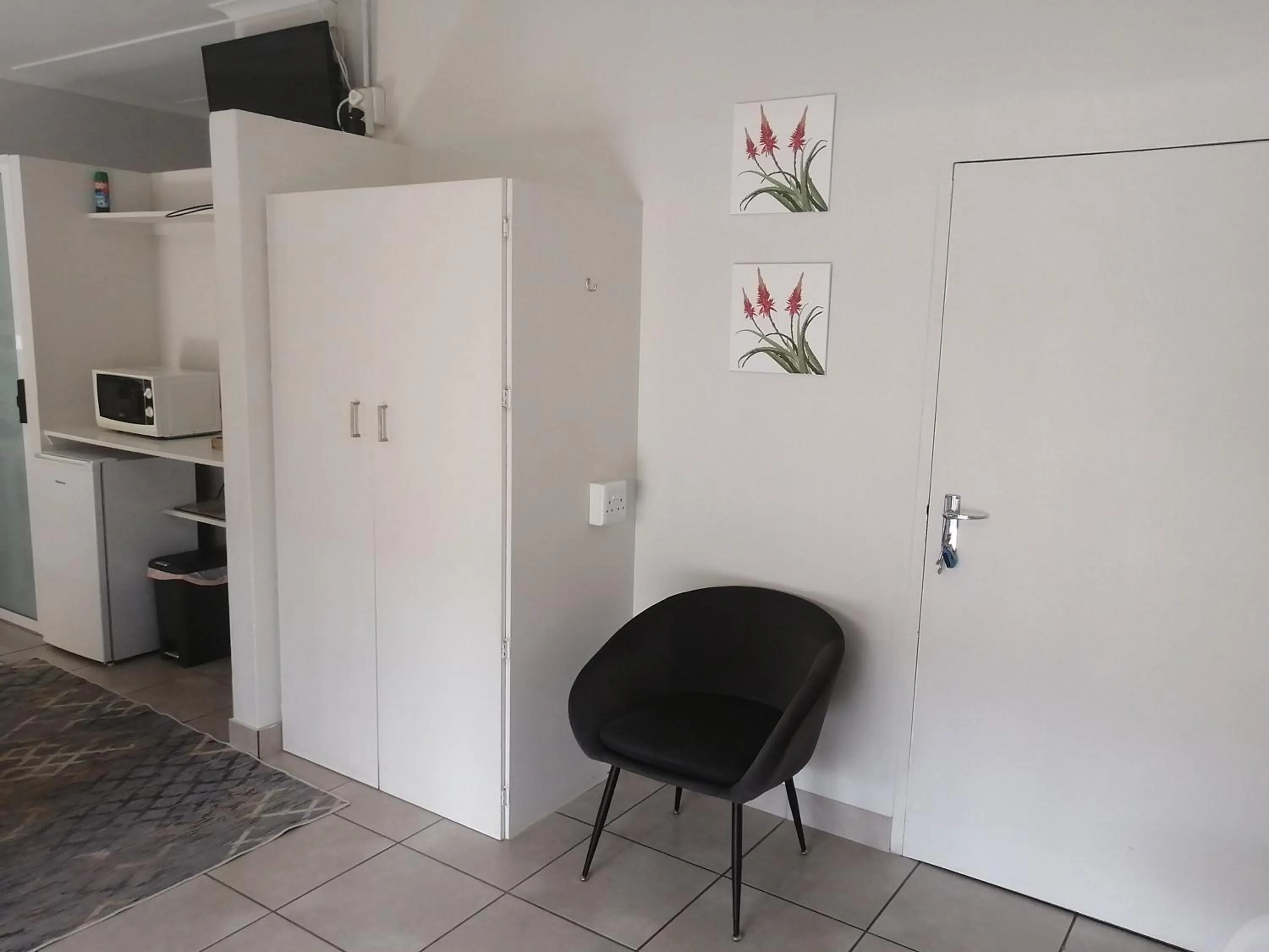 wardrobe in Oppi Draai Guesthouse