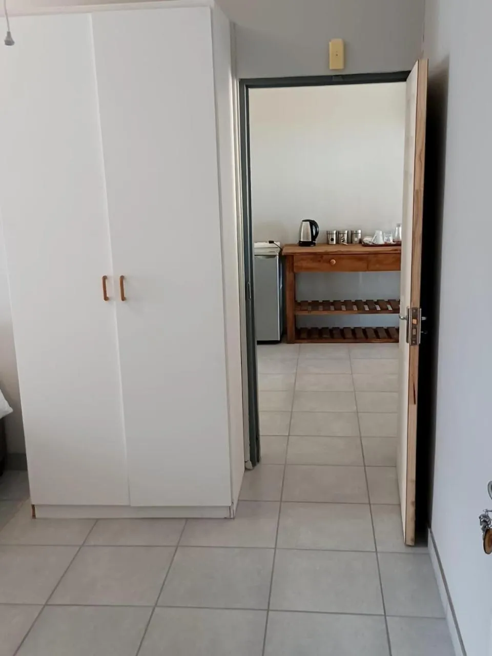 wardrobe in Oppi Draai Guesthouse