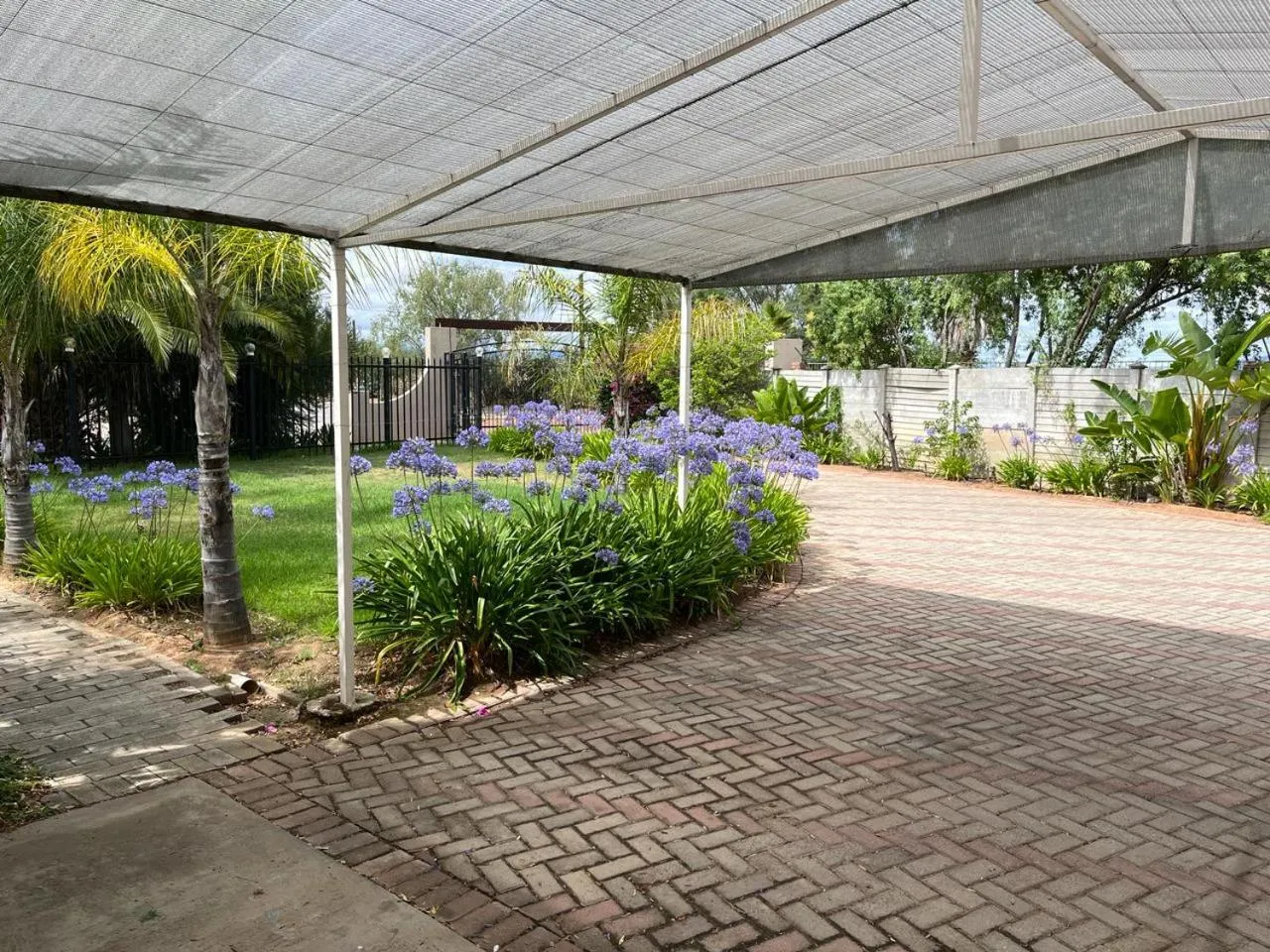 Parking in Oppi Draai Guesthouse