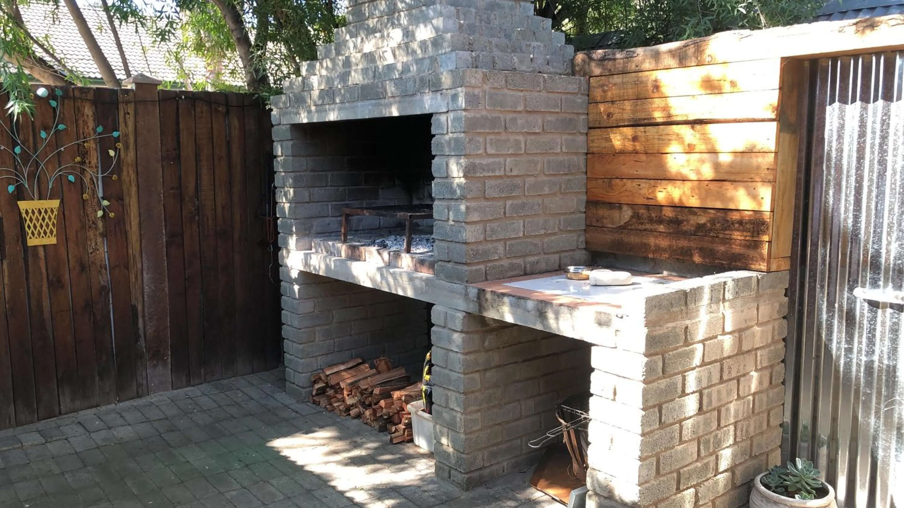 BBQ facilities in Oppi Draai Guesthouse