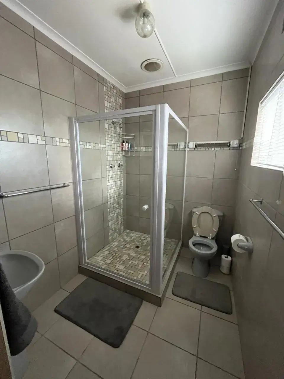 Superior Queen Room - single occupancy in Oppi Draai Guesthouse Superior Queen Room - single occupancy in Oppi Draai Guesthouse