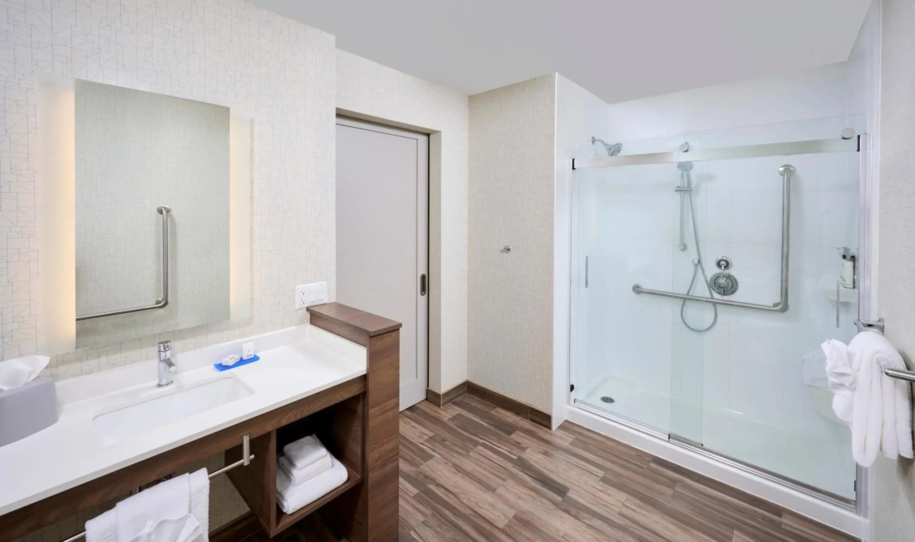 King Room with Roll-In Shower - Disability Access in Holiday Inn Express & Suites - Brantford, an IHG Hotel King Room with Roll-In Shower - Disability Access in Holiday Inn Express & Suites - Brantford, an IHG Hotel