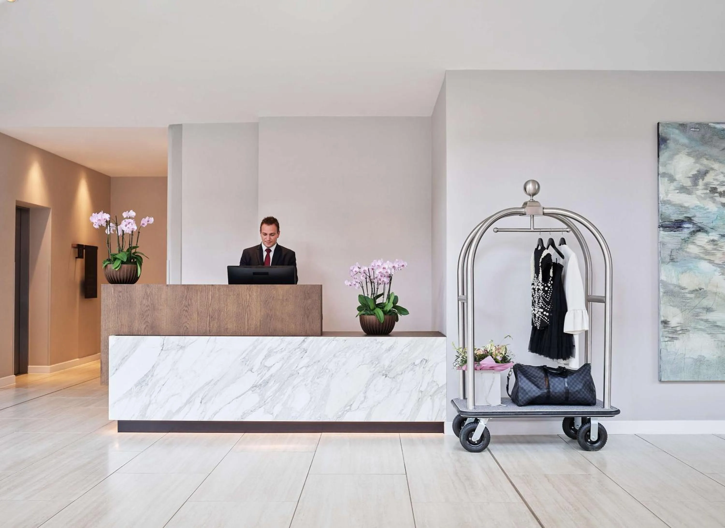 Lobby or reception in Hyatt House Manchester - Aparthotel