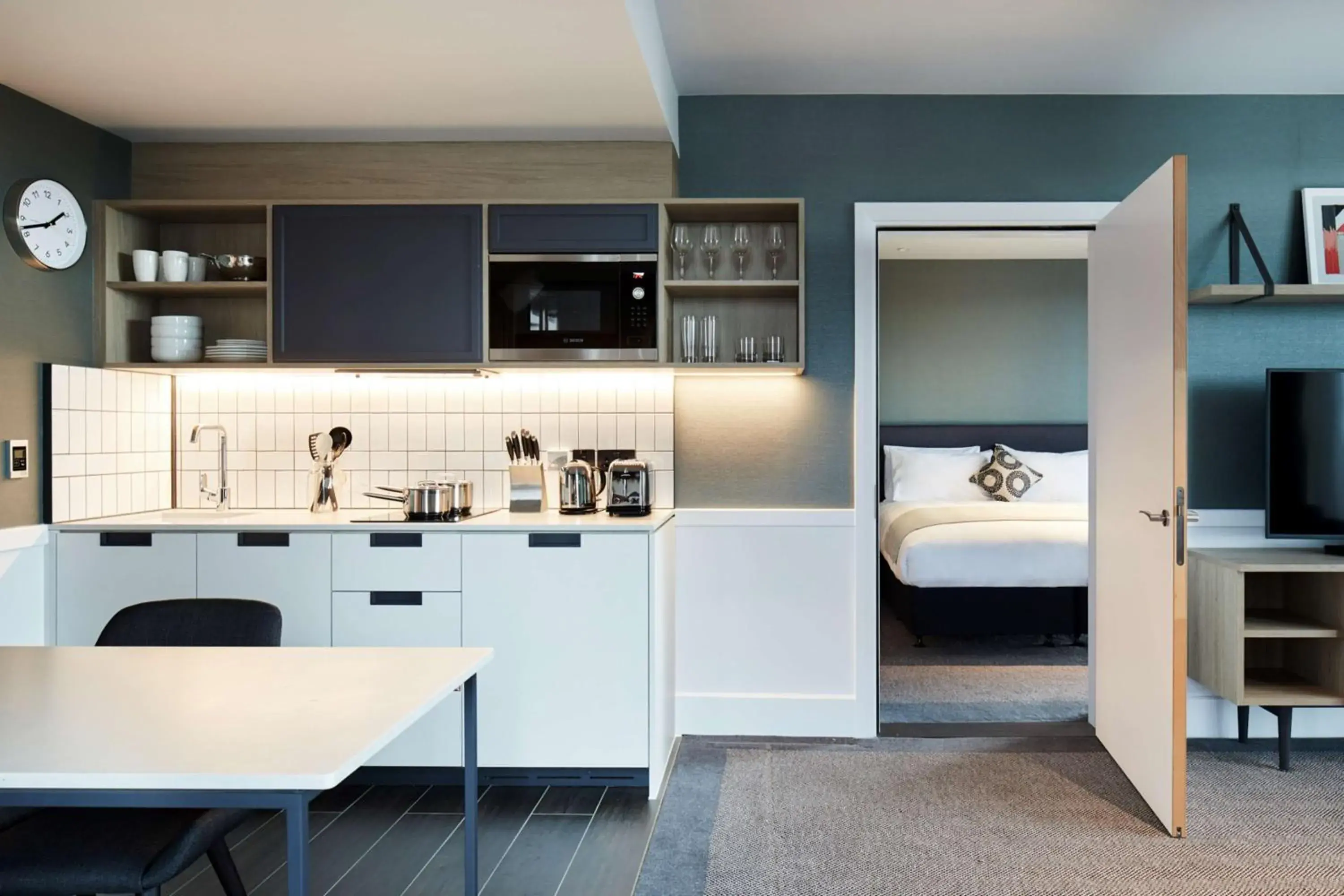 One-Bedroom Suite with Kitchenette in Hyatt House Manchester - Aparthotel One-Bedroom Suite with Kitchenette in Hyatt House Manchester - Aparthotel