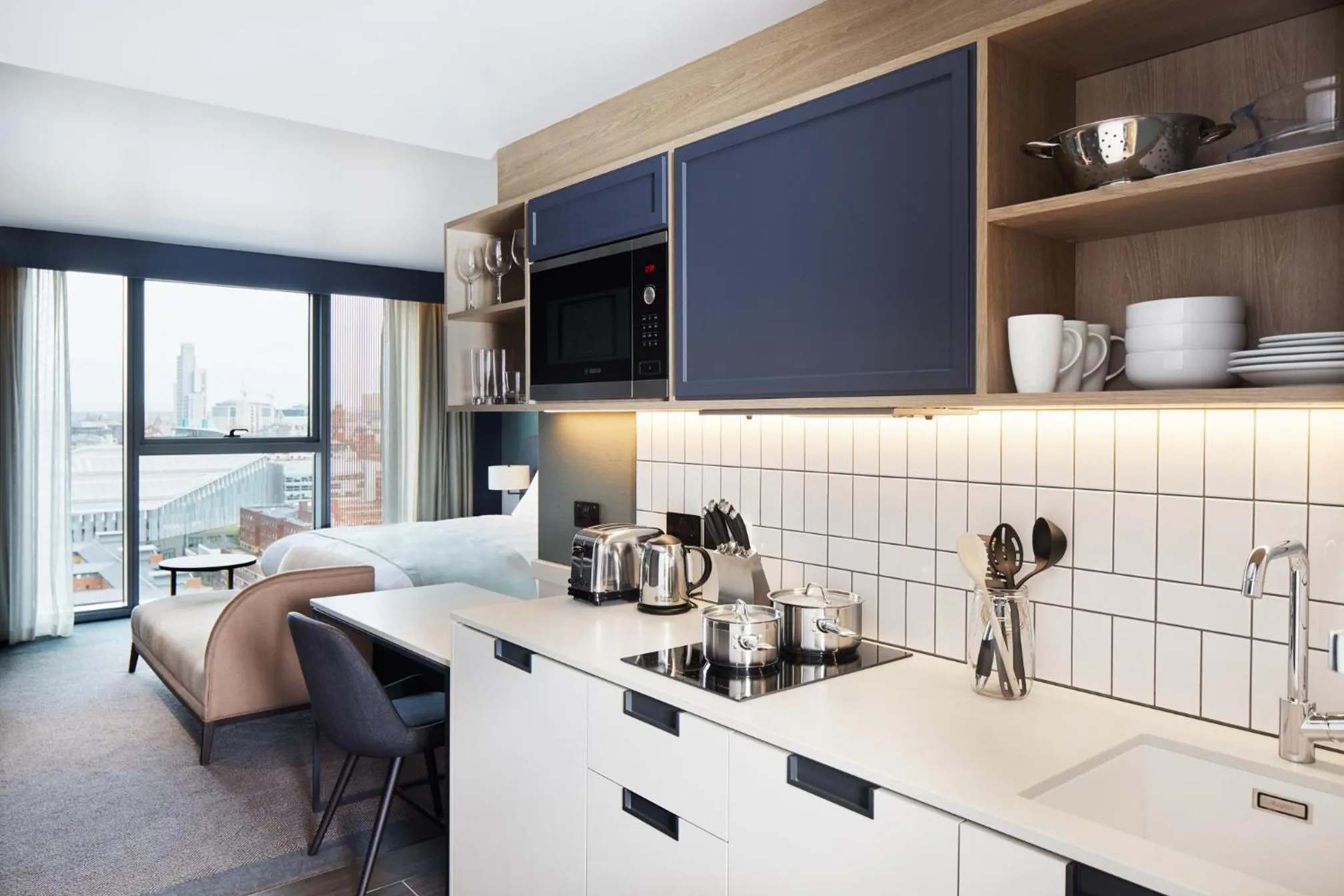 Kitchen or kitchenette in Hyatt House Manchester - Aparthotel