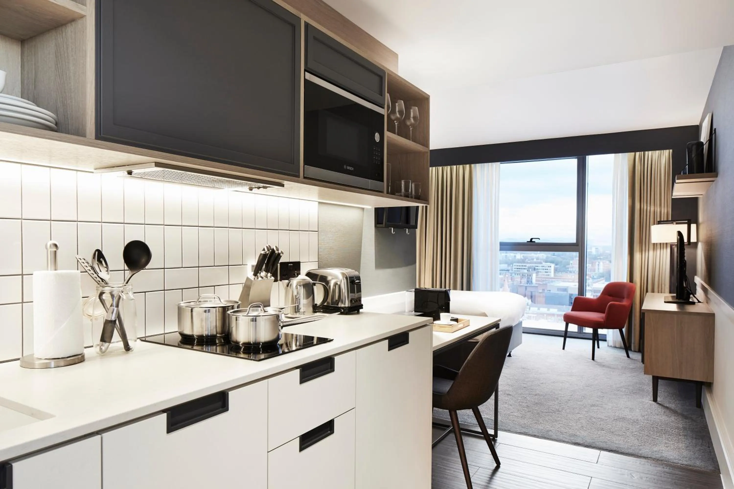 Kitchen or kitchenette in Hyatt House Manchester - Aparthotel