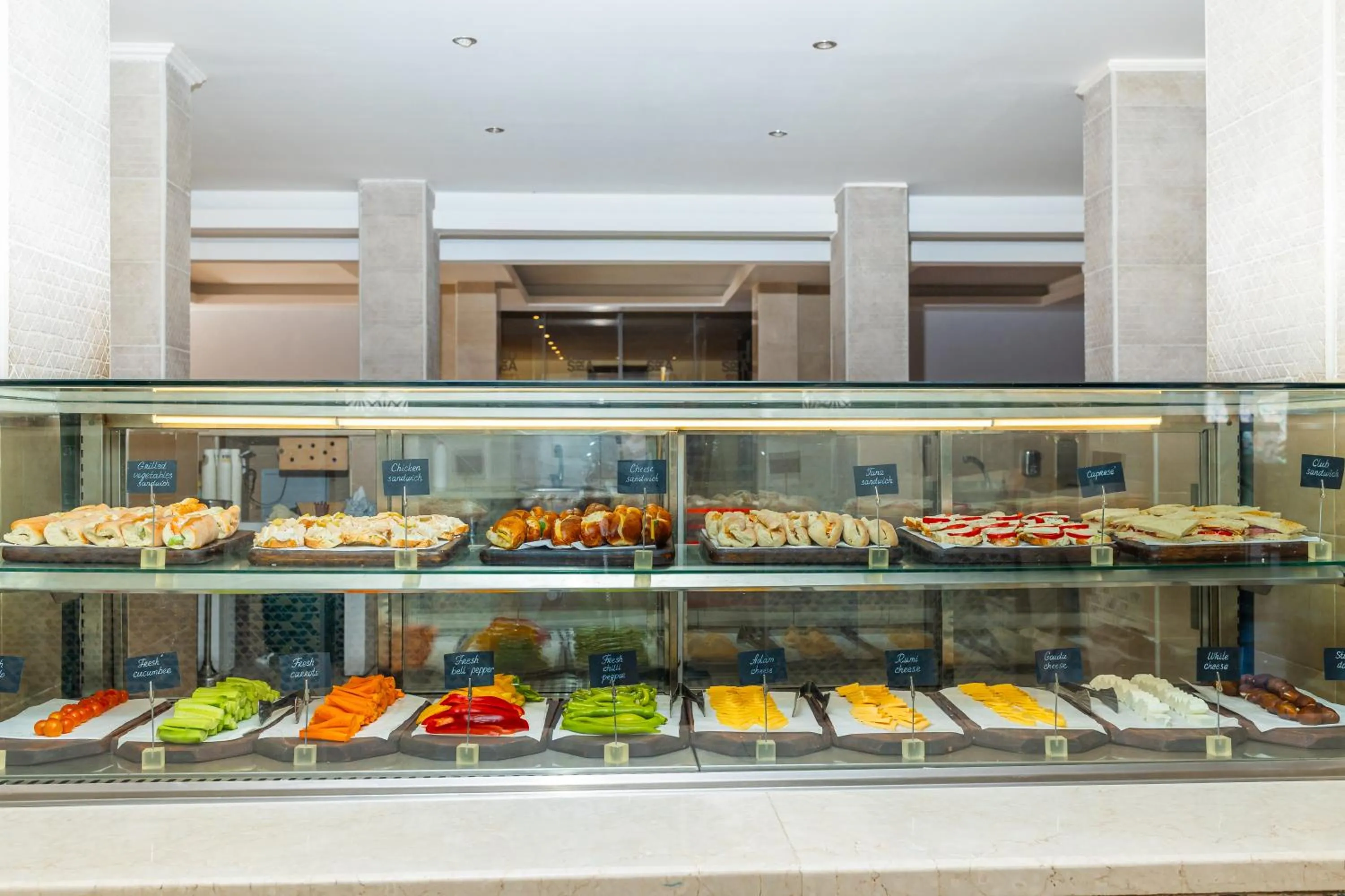 Restaurant/places to eat in Siva Grand Beach