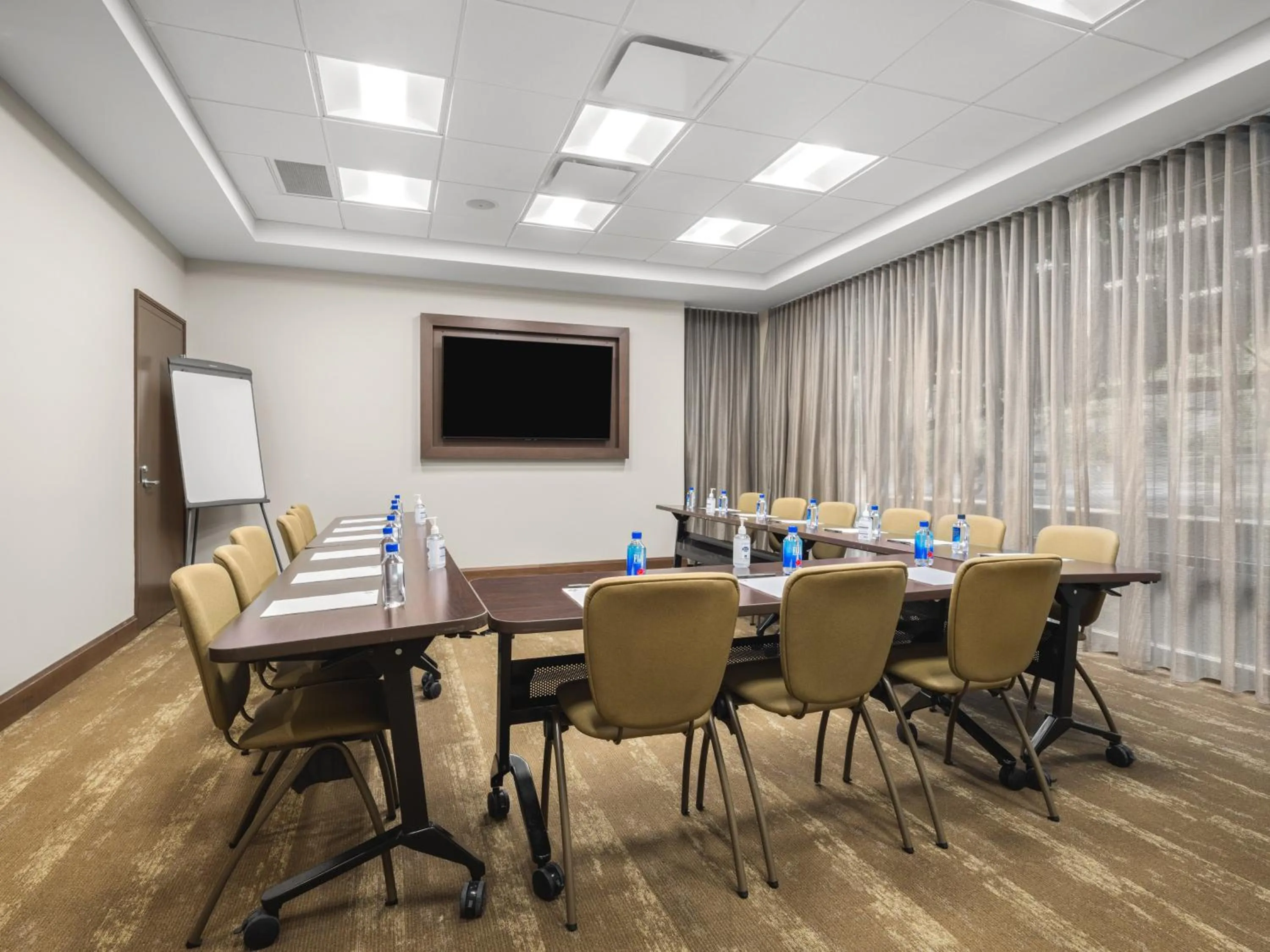 Meeting/conference room in Staybridge Suites Seattle - South Lake Union by IHG