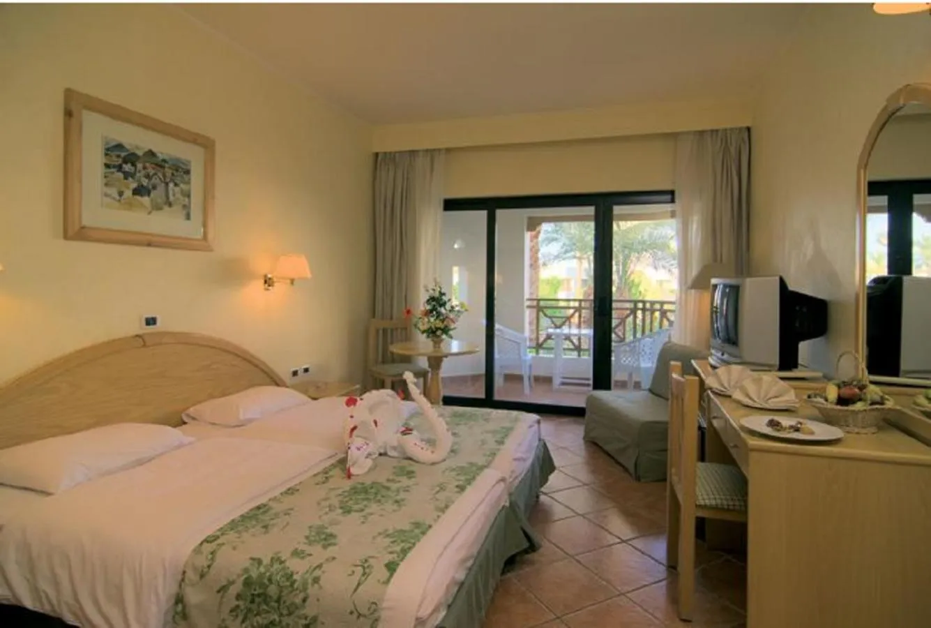 Bedroom, Bed in Ghazala Gardens