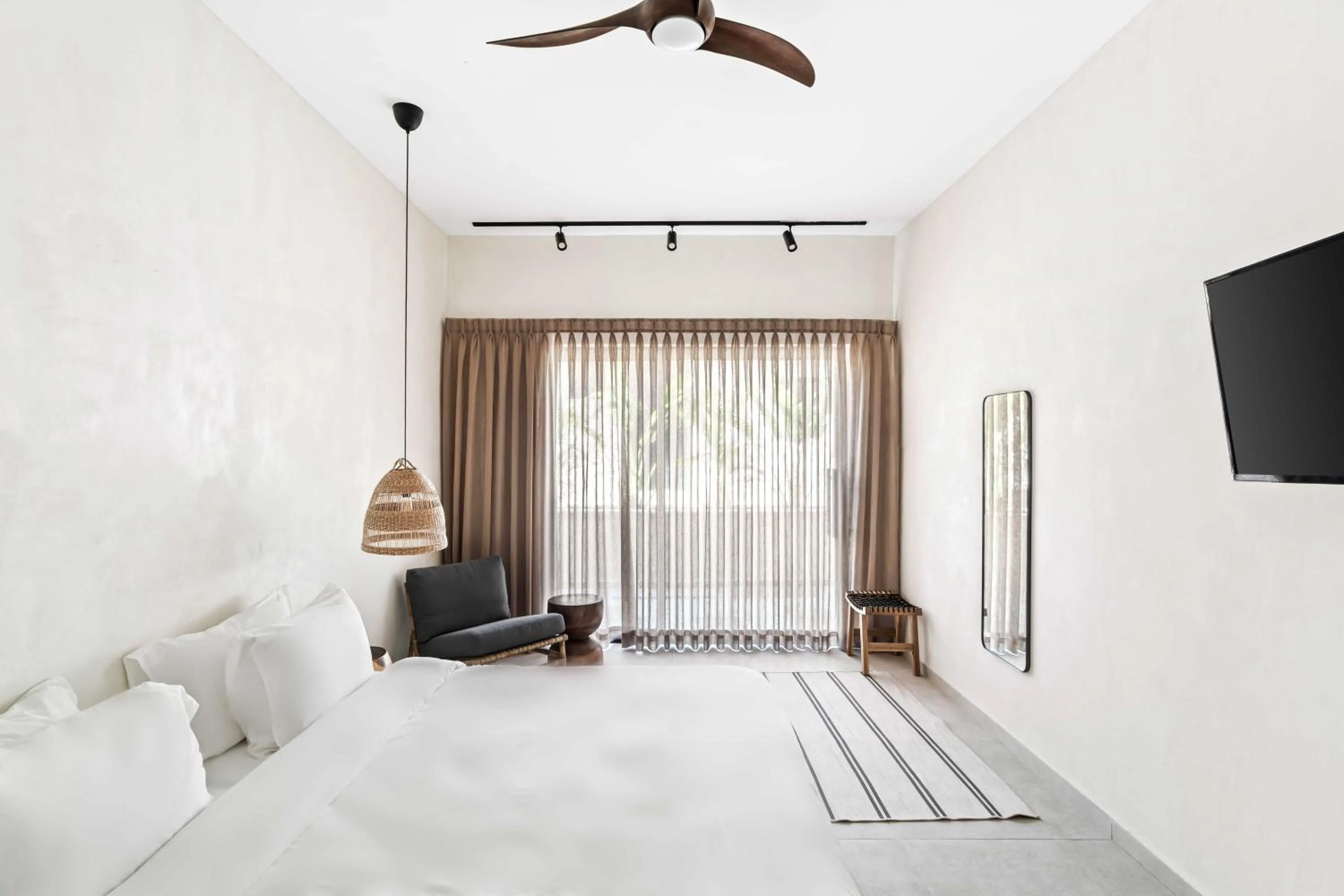 Photo of the whole room, Bed in Hotel Anilevich Mansion