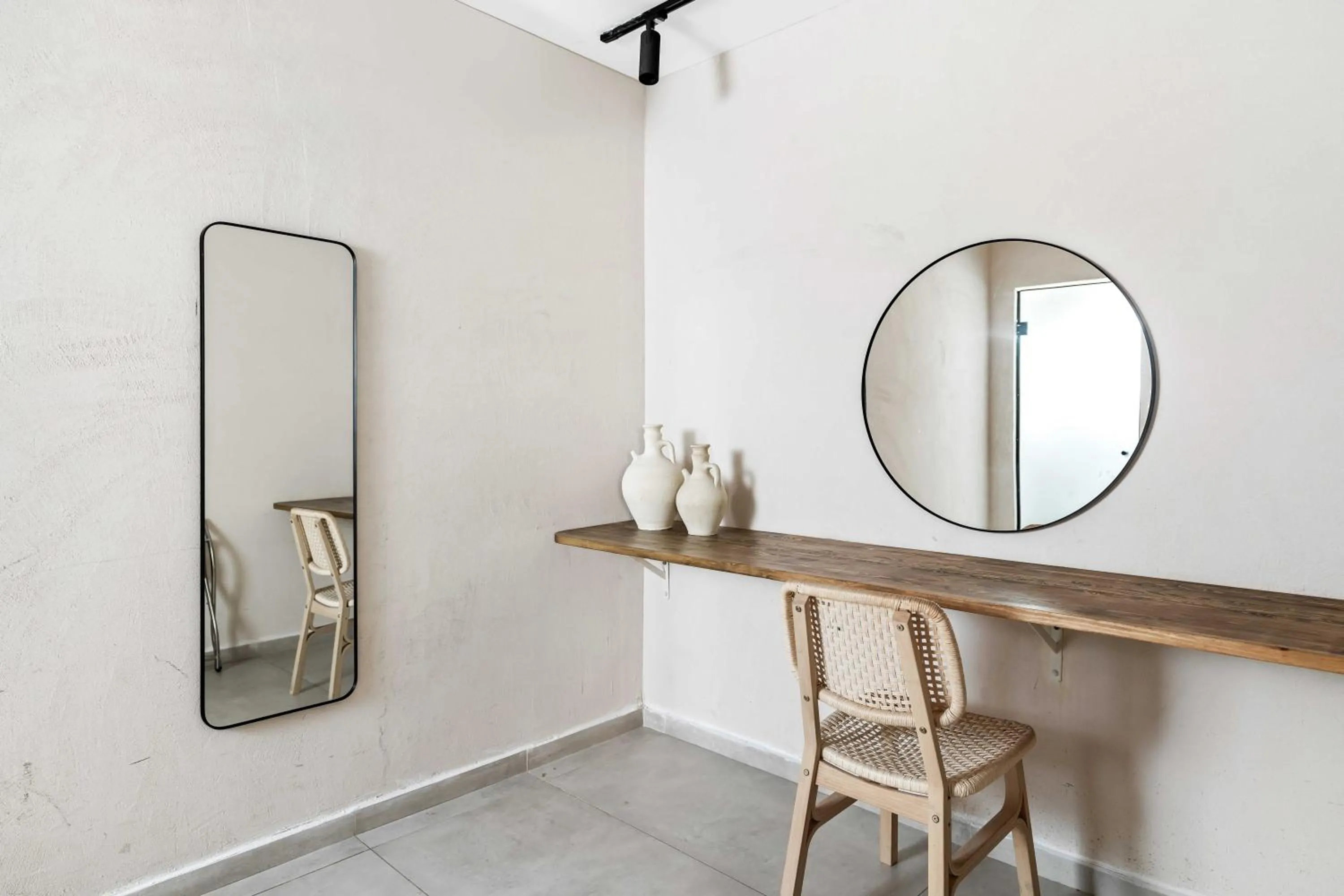 Photo of the whole room in Hotel Anilevich Mansion