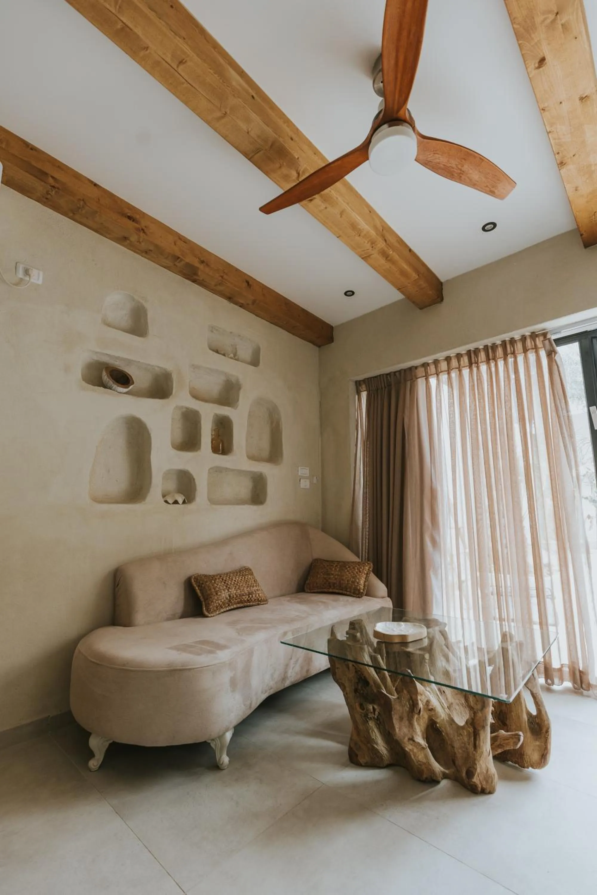 Photo of the whole room in Hotel Anilevich Mansion