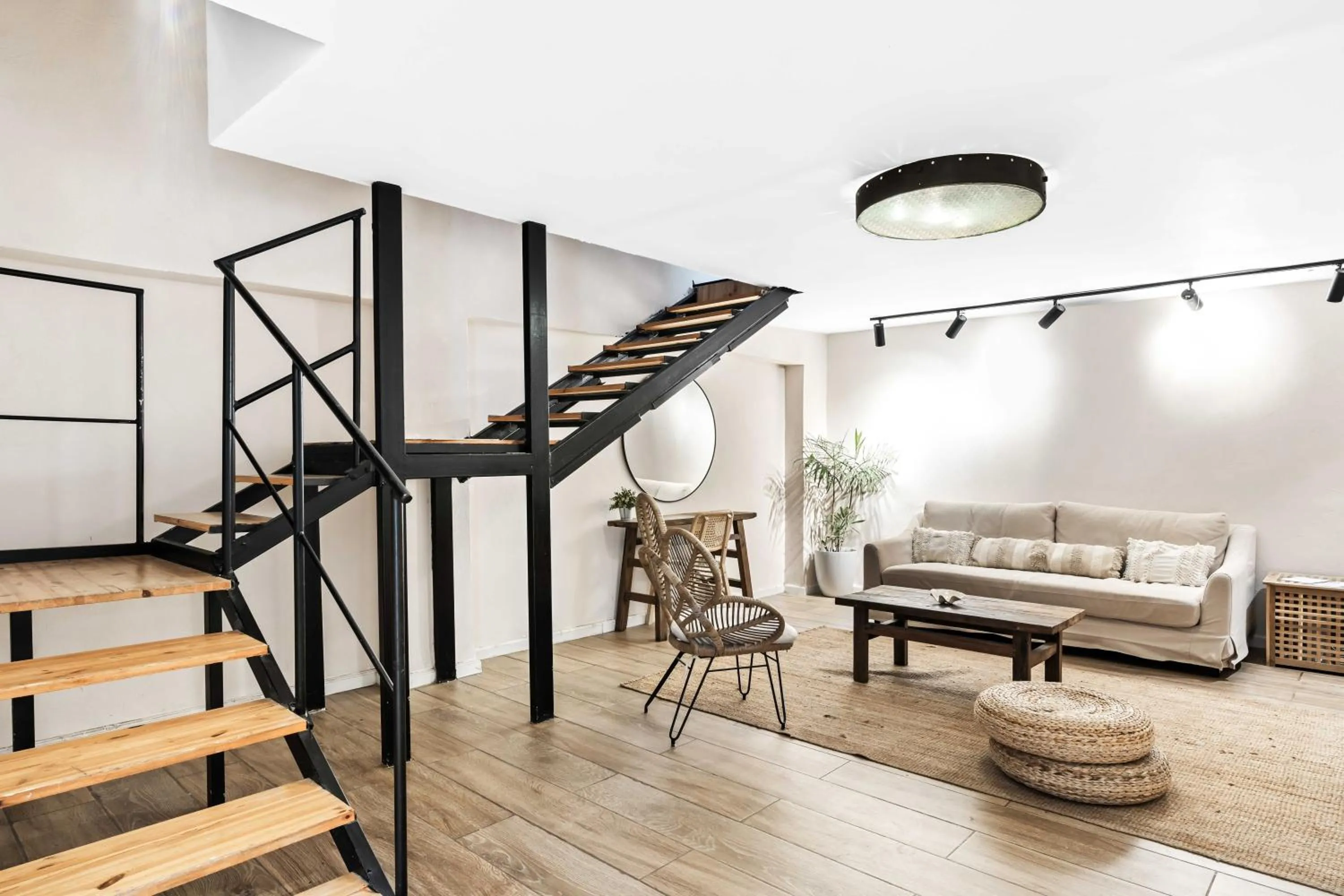 Seating area in Hotel Anilevich Mansion