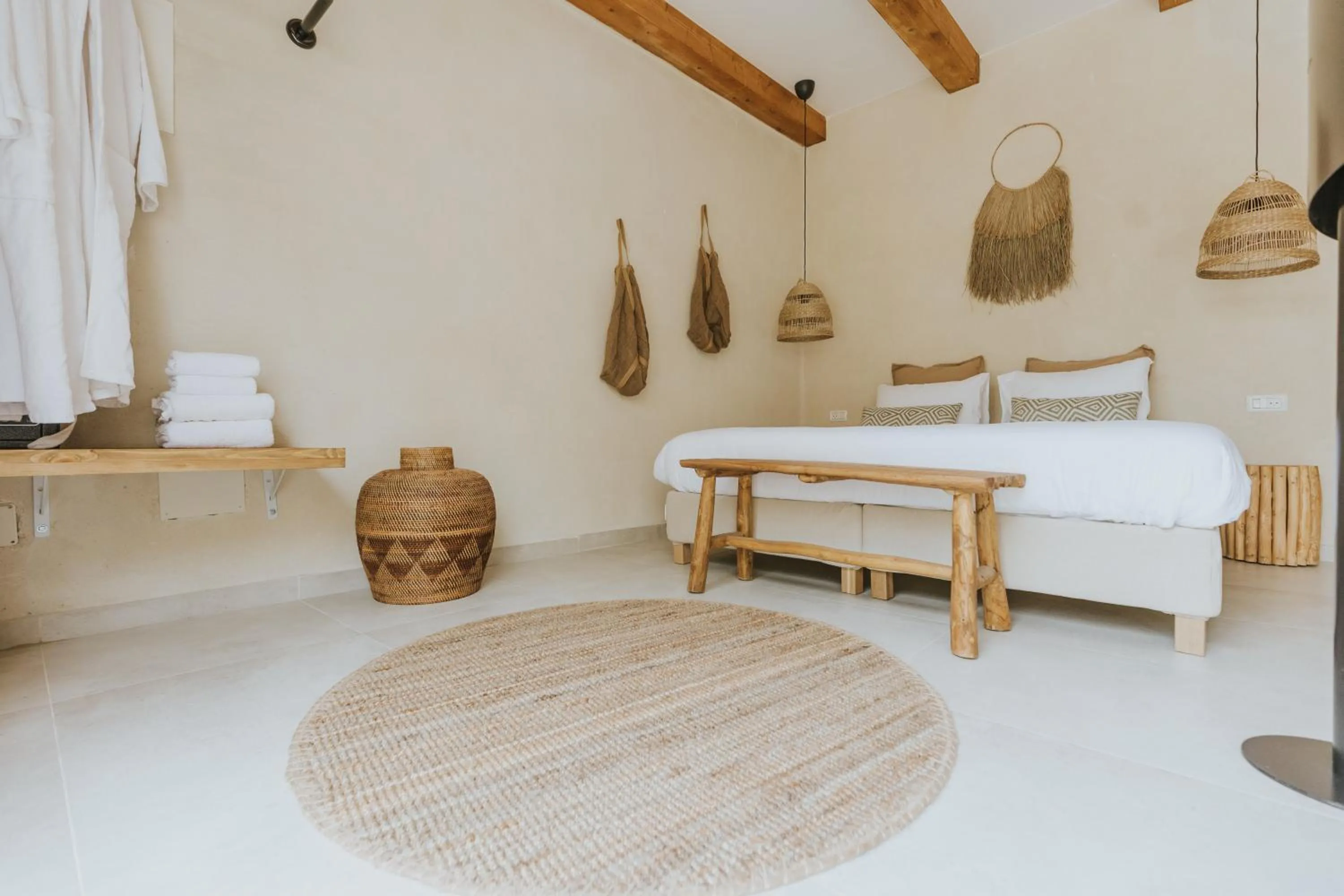 Photo of the whole room, Bed in Hotel Anilevich Mansion