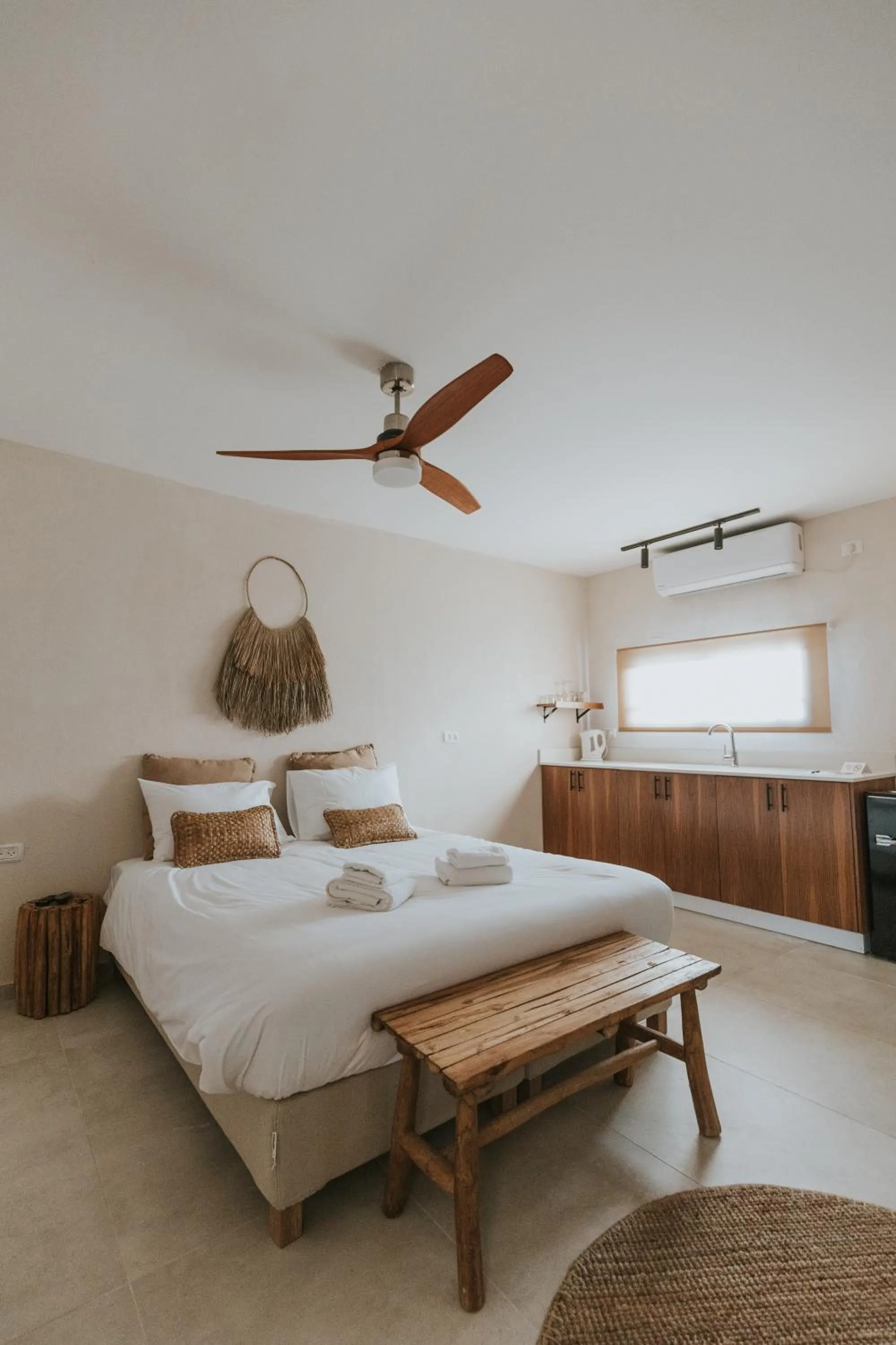 Photo of the whole room, Bed in Hotel Anilevich Mansion