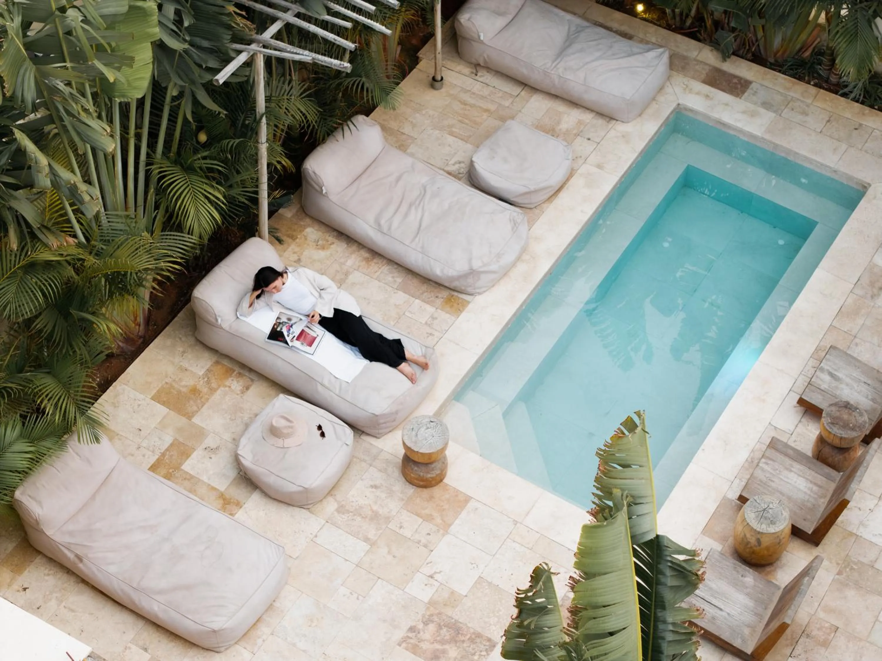 Pool view in Hotel Anilevich Mansion