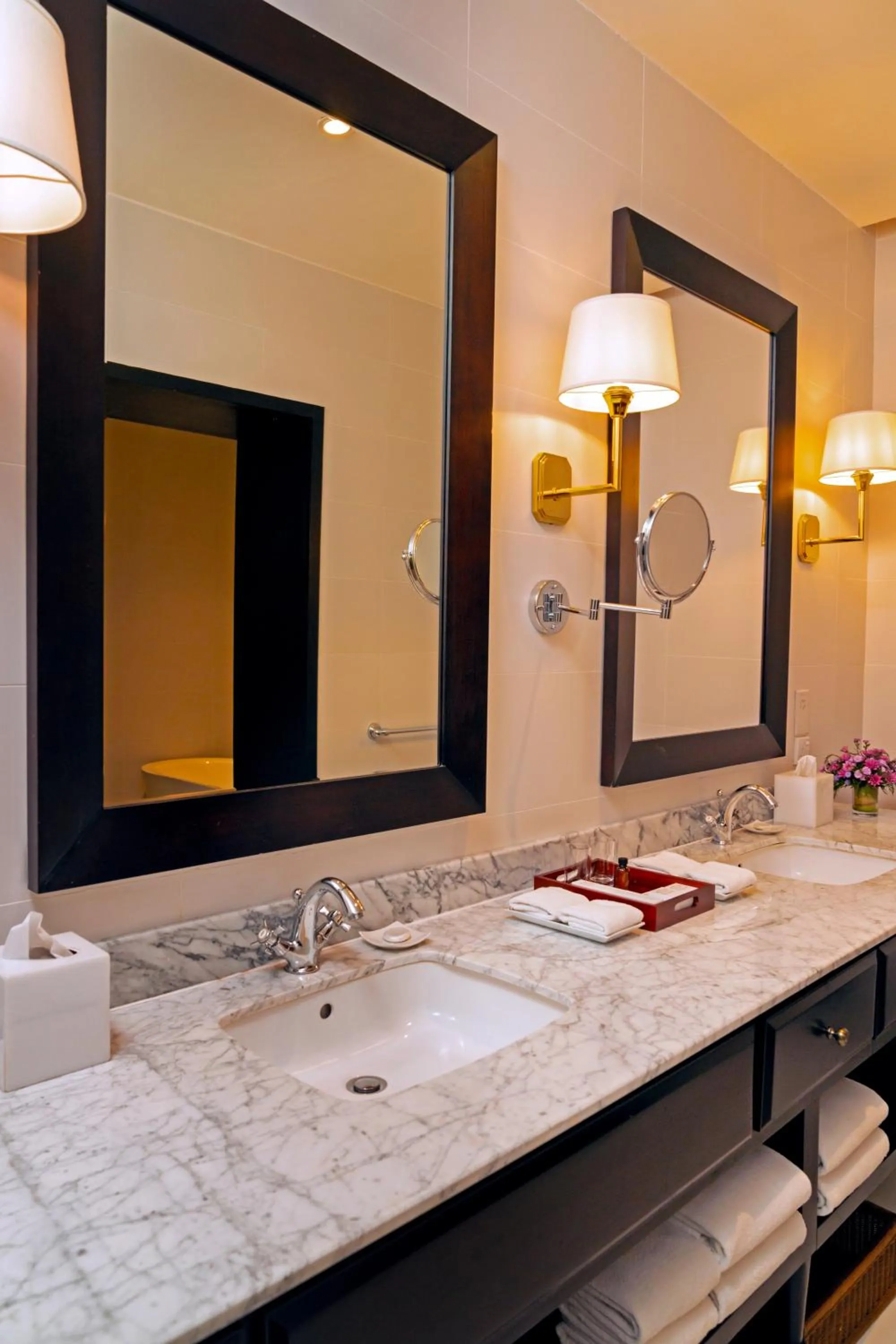 Bathroom in Galle Face Hotel