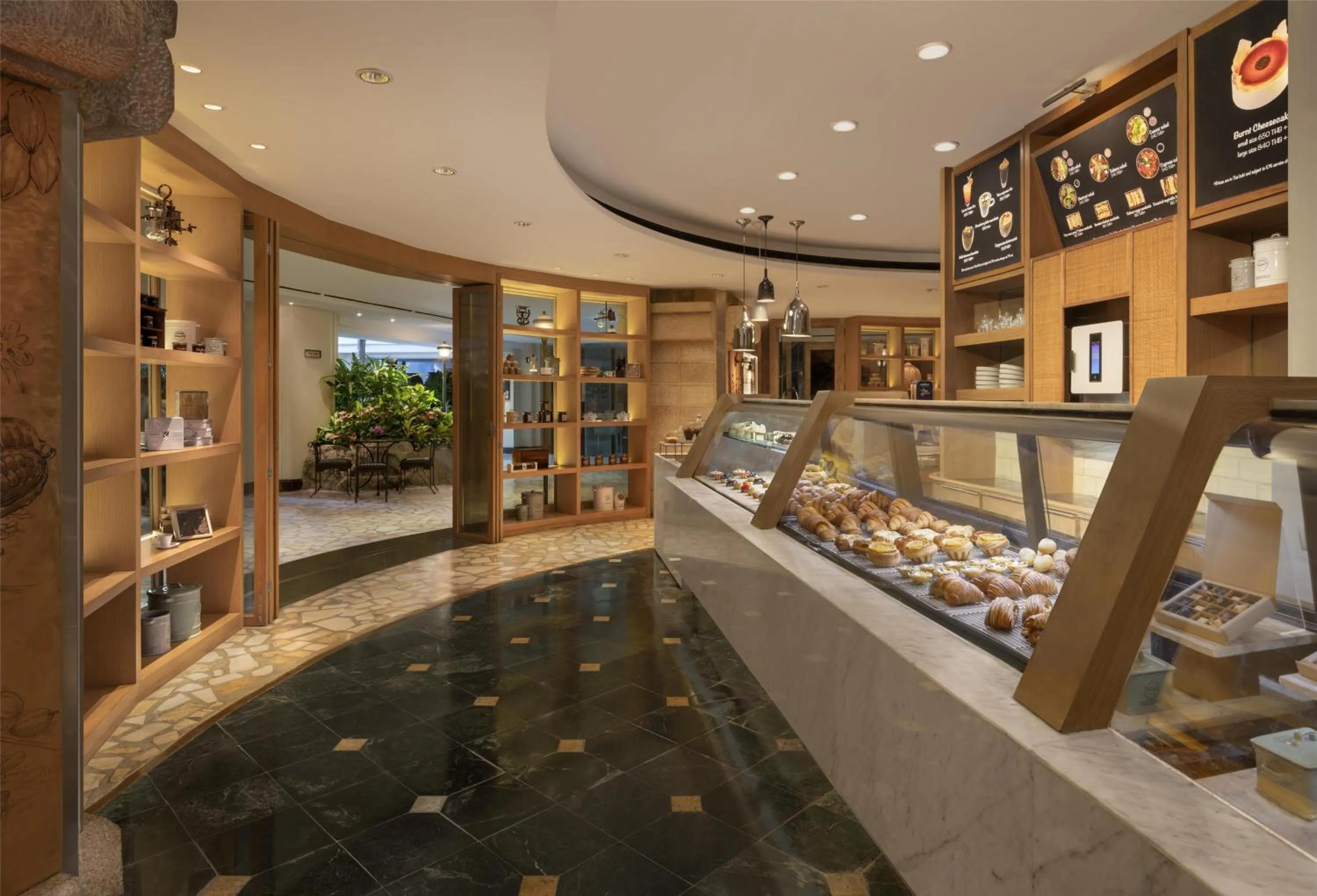 Restaurant/places to eat in Grand Hyatt Erawan Bangkok