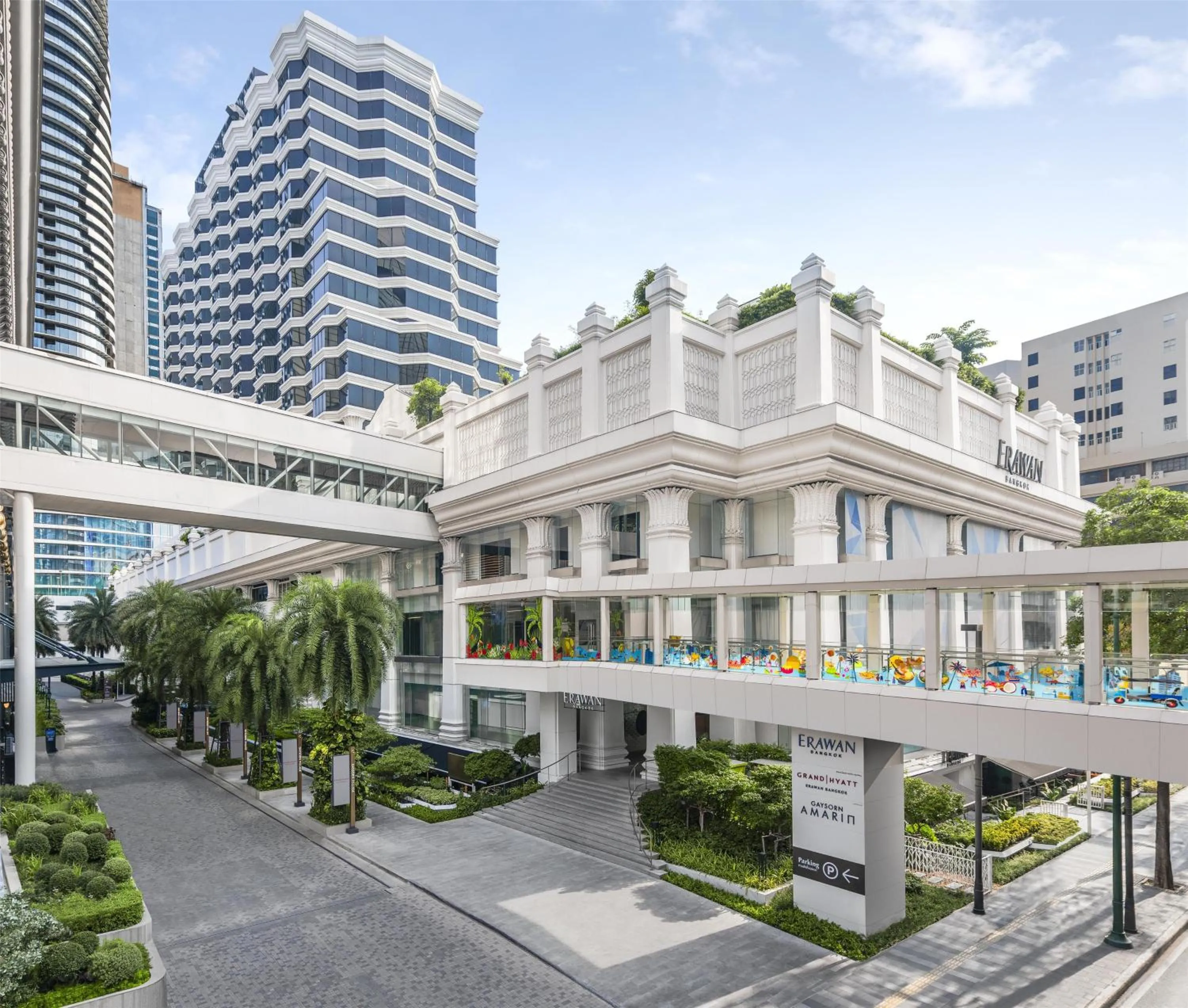 Property building in Grand Hyatt Erawan Bangkok