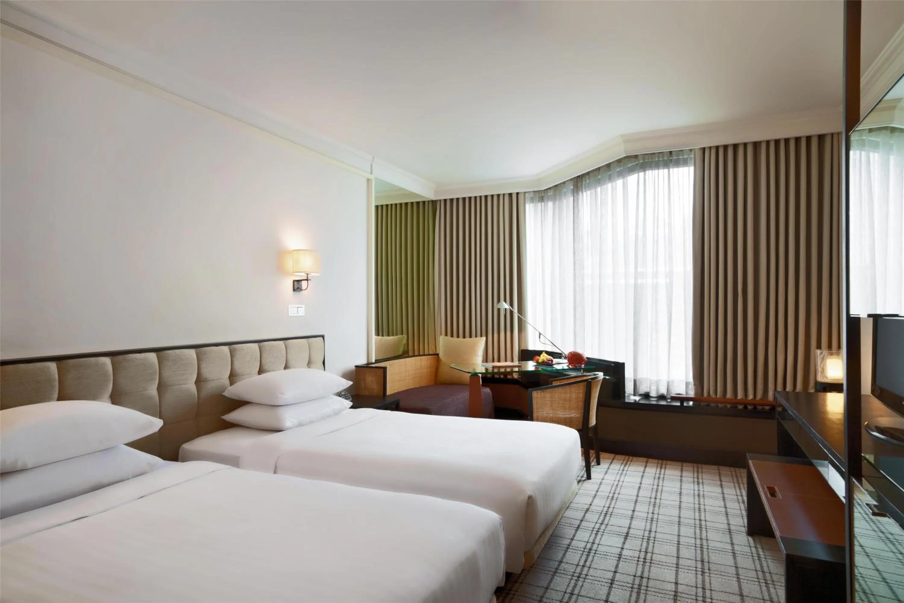 Bedroom, Bed in Grand Hyatt Erawan Bangkok