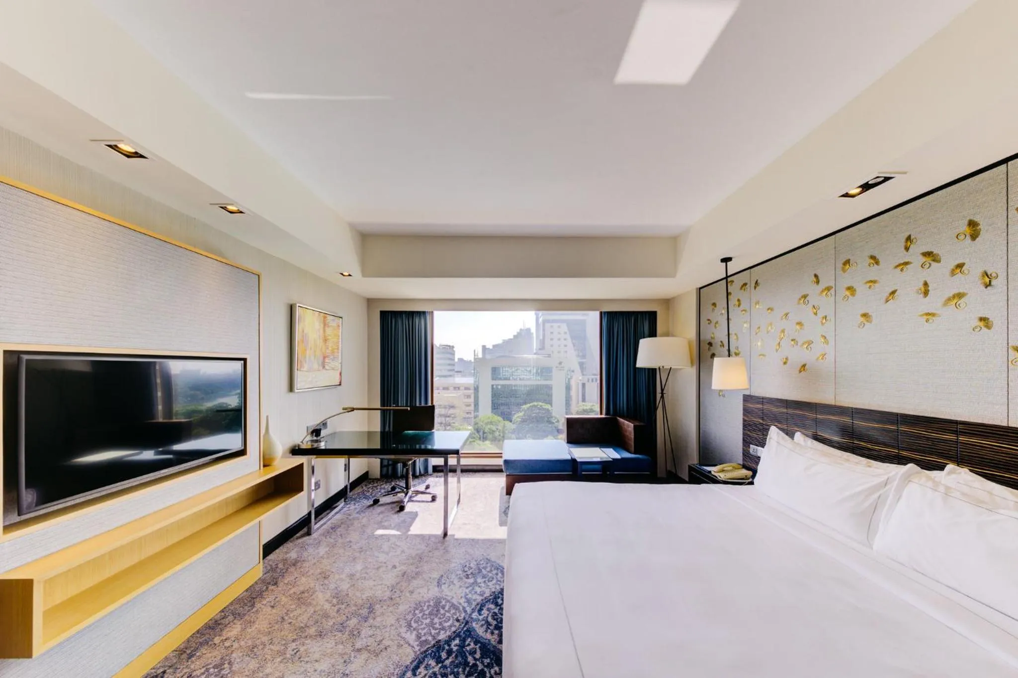 Bedroom, Bed in Cinnamon Grand Colombo